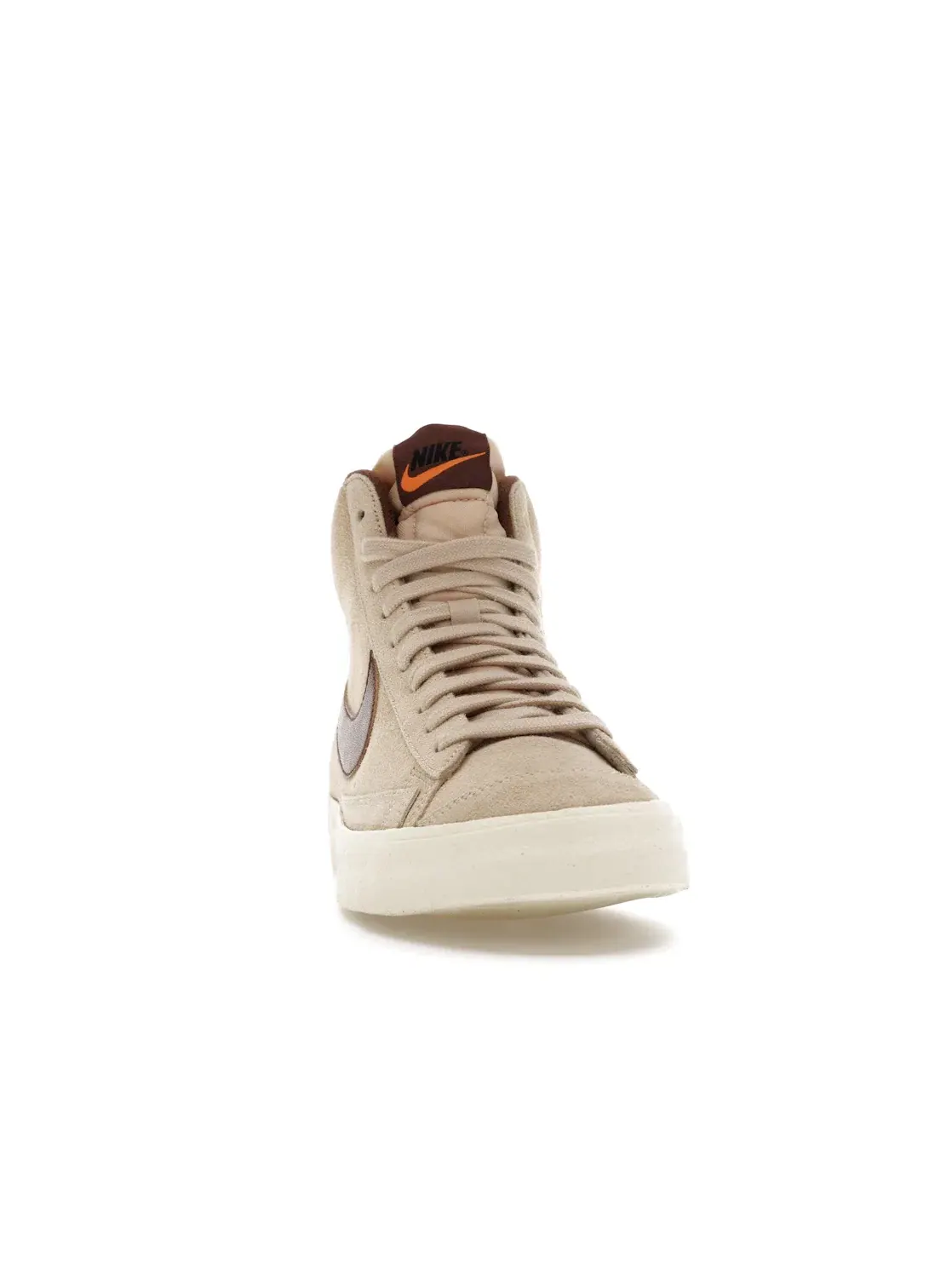 Мужские кроссовки Lifestyle с премиальным дизайном Nike Blazer Mid 77 Premium — изображение 2 из 4, оранжевый/светлый
