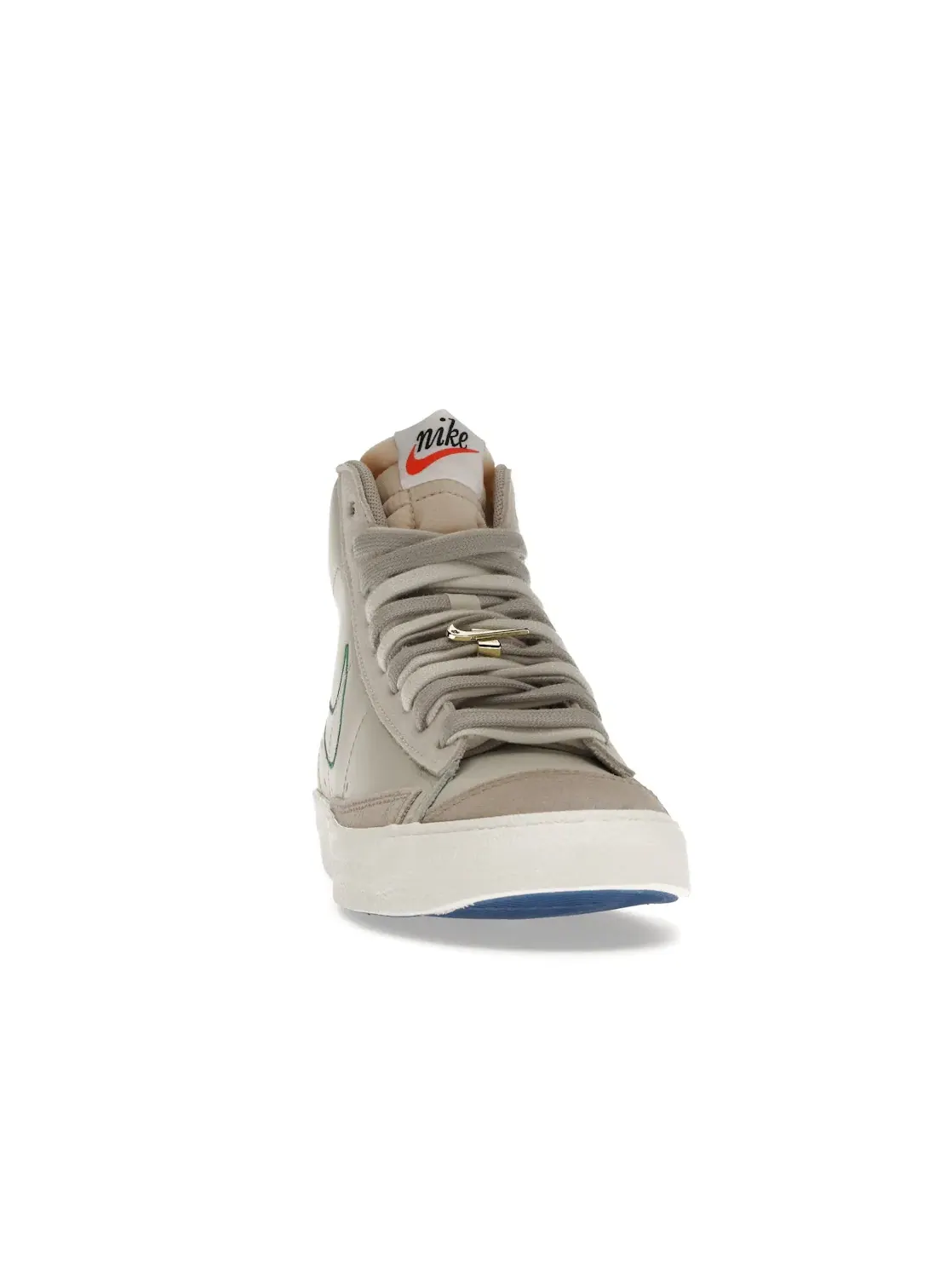 Женские кроссовки повседневные Nike Blazer Mid 77 SE — изображение 2 из 4, светлый/зеленый-кремовый