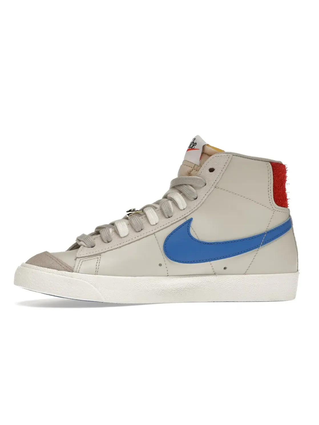 Женские кроссовки повседневные Nike Blazer Mid 77 SE — изображение 3 из 4, светлый/зеленый-кремовый