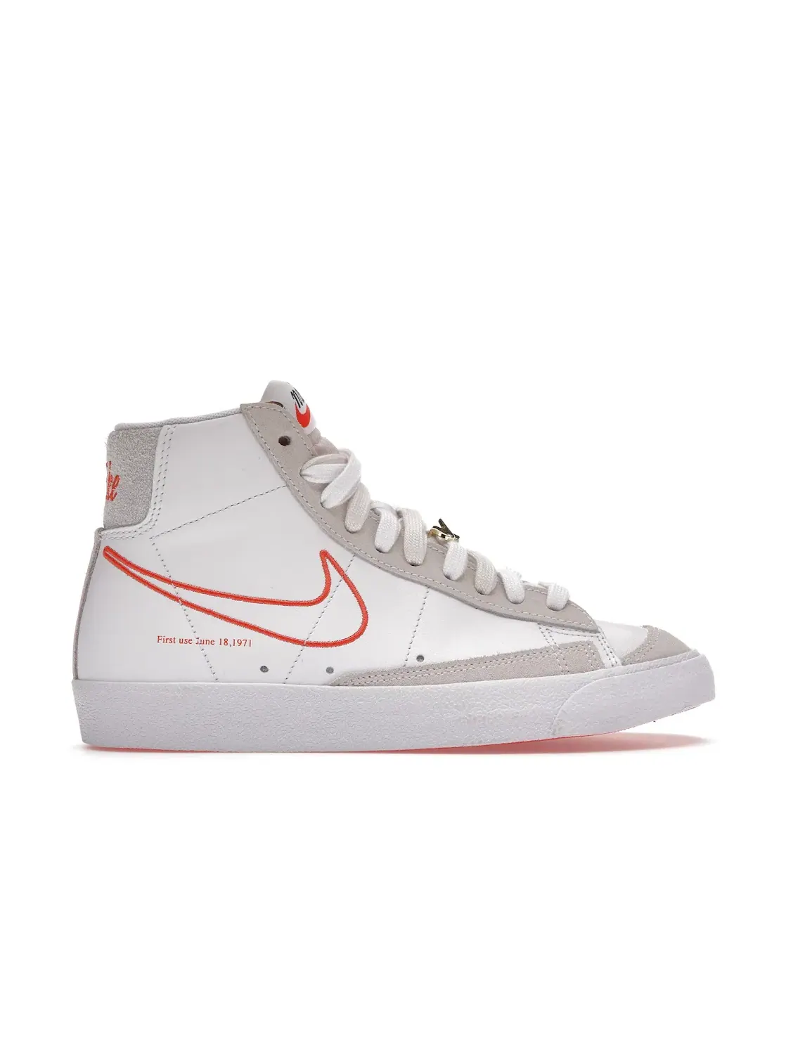 Женские кроссовки Lifestyle с кожаным верхом Nike Blazer Mid 77 SE — изображение 1 из 4, белый/оранжевый-белый