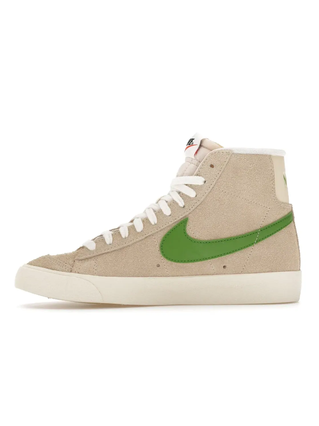 Женские кроссовки с замшевыми вставками Nike Blazer Mid 77 Vintage, Muslin/Coconut Milk/Sail/Chlorophyll — изображение 3 из 4