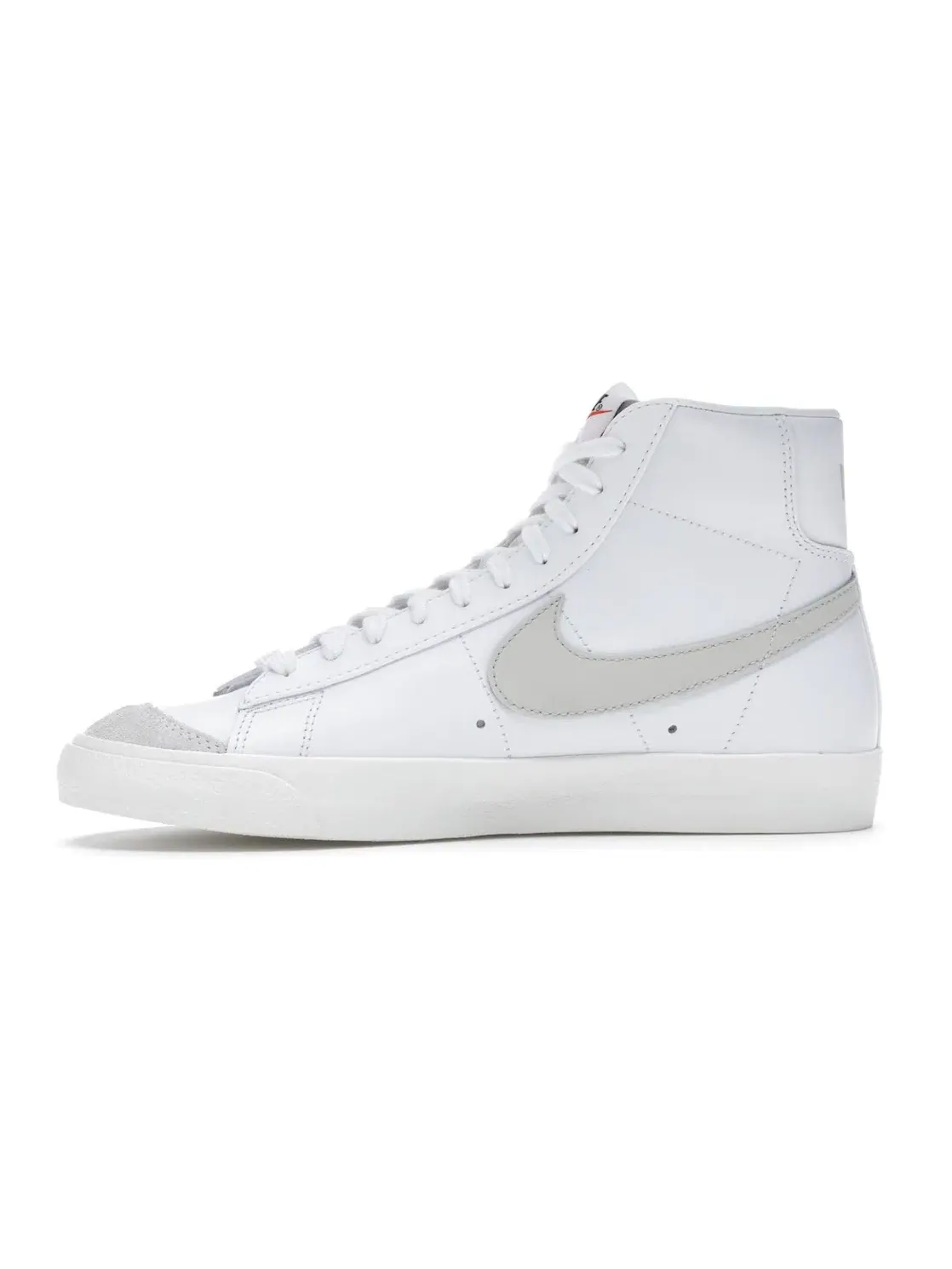 Мужские кроссовки Lifestyle с ретро-дизайном Nike Blazer Mid '77 Vintage — изображение 3 из 4, белый//светлый