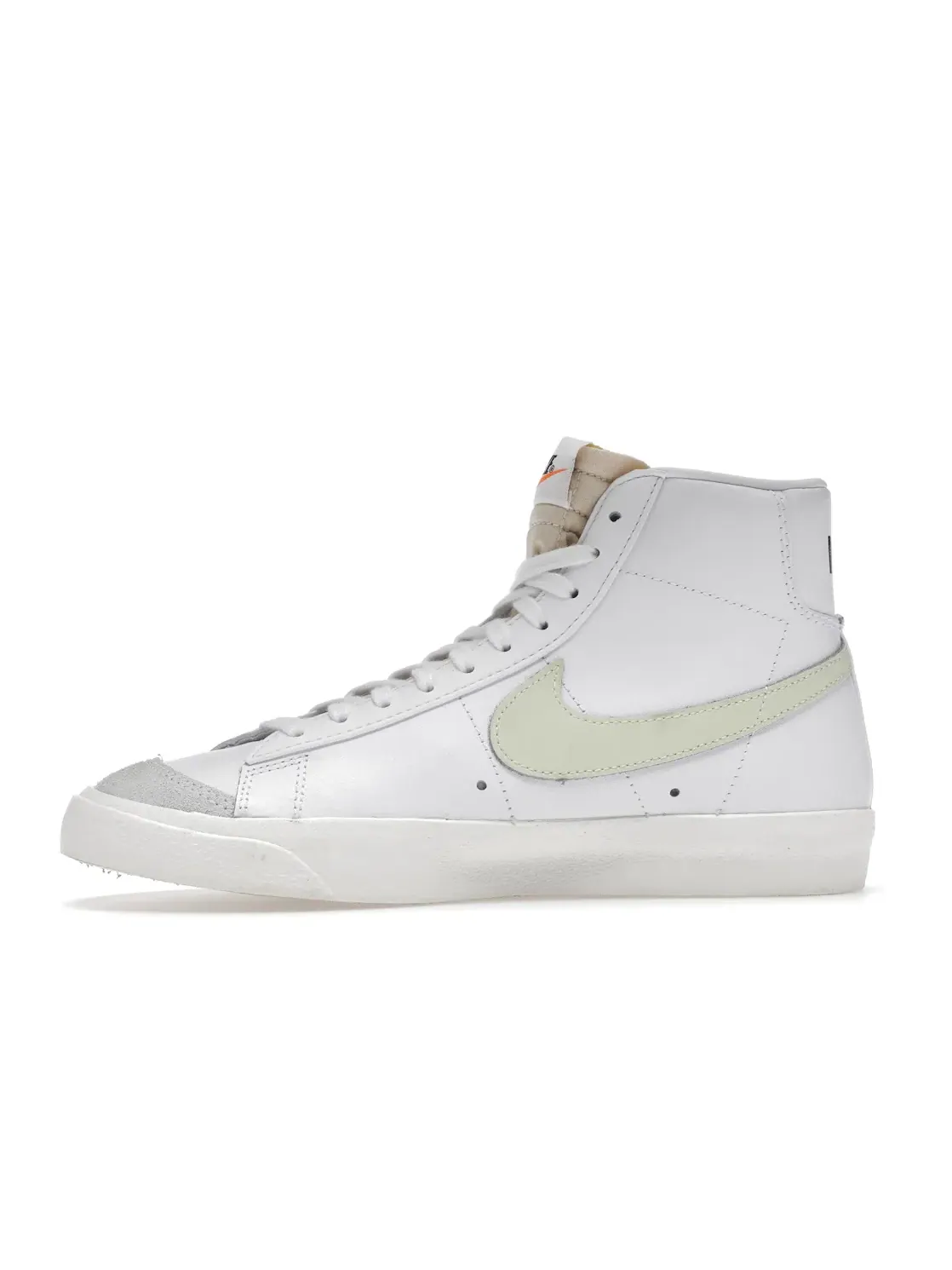 Женские кроссовки Lifestyle Nike Blazer Mid 77 — изображение 3 из 4, белый/белый-оранжевый