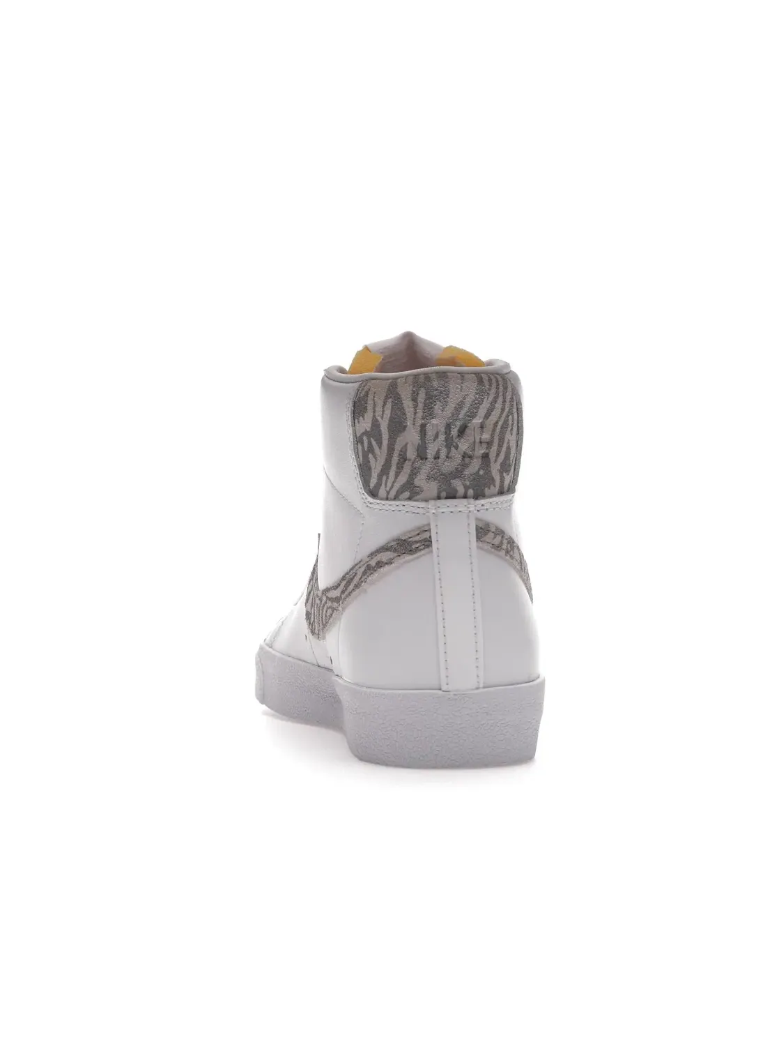 Женские кроссовки с принтом Nike Blazer Mid 77 — изображение 4 из 4, белый/черный-серый