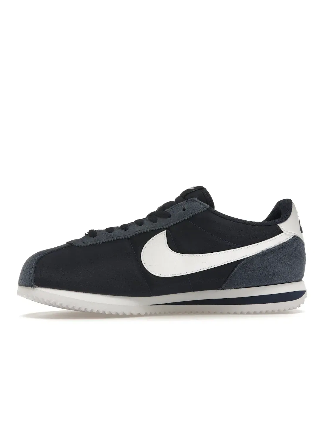 Женские кроссовки Lifestyle с нейлоновым верхом Nike Cortez — изображение 3 из 4, темно-синий/белый