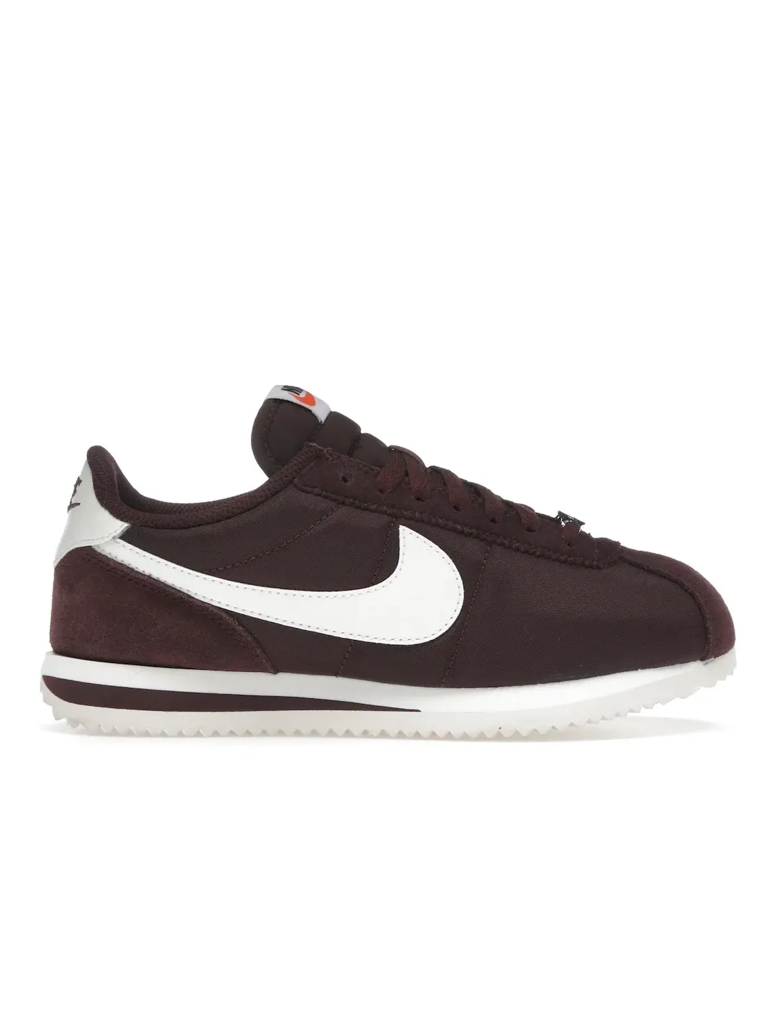 Женские кроссовки Lifestyle Nike Cortez Textile — изображение 1 из 4, бордовый