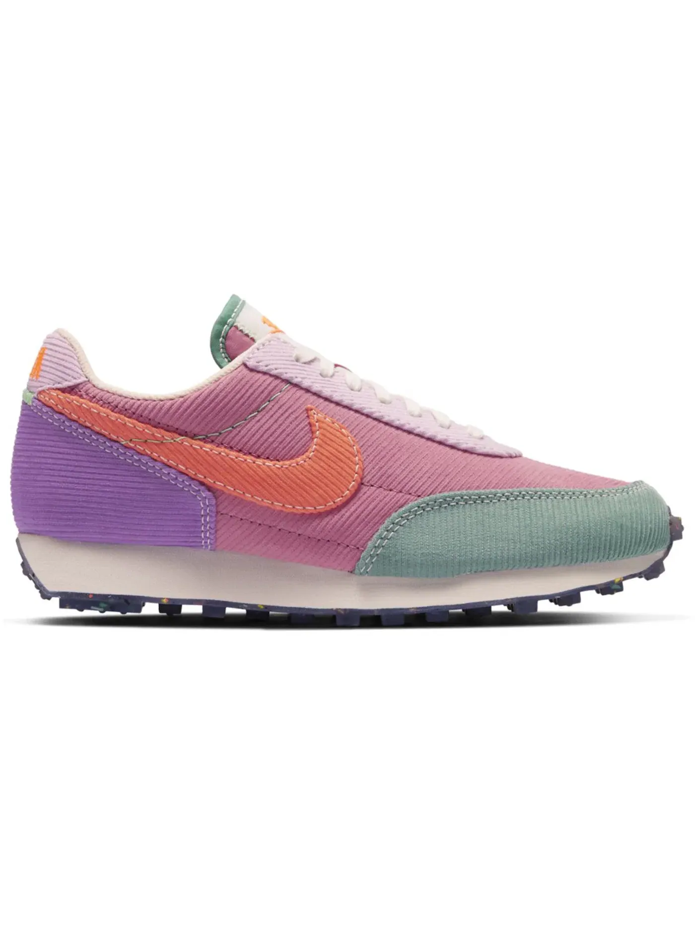Женские кроссовки Lifestyle с вельветовыми вставками Nike Daybreak Corduroy, Desert Berry/Camellia — изображение 1 из 1
