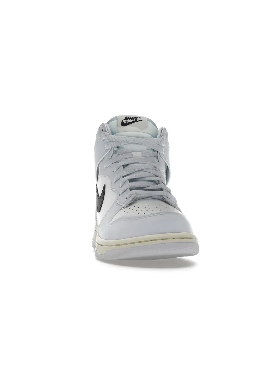 Детские кроссовки высокие с белой и серой расцветкой Nike Dunk High — изображение 2 из 4, белый/серый/черный