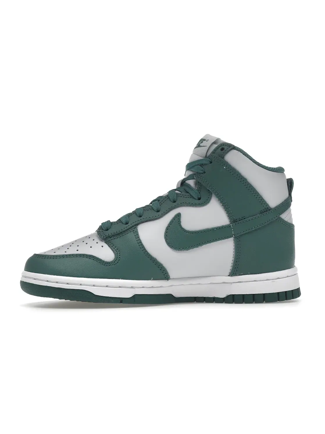 Женские кроссовки высокие Nike Dunk High — изображение 3 из 4, платиновый//белый