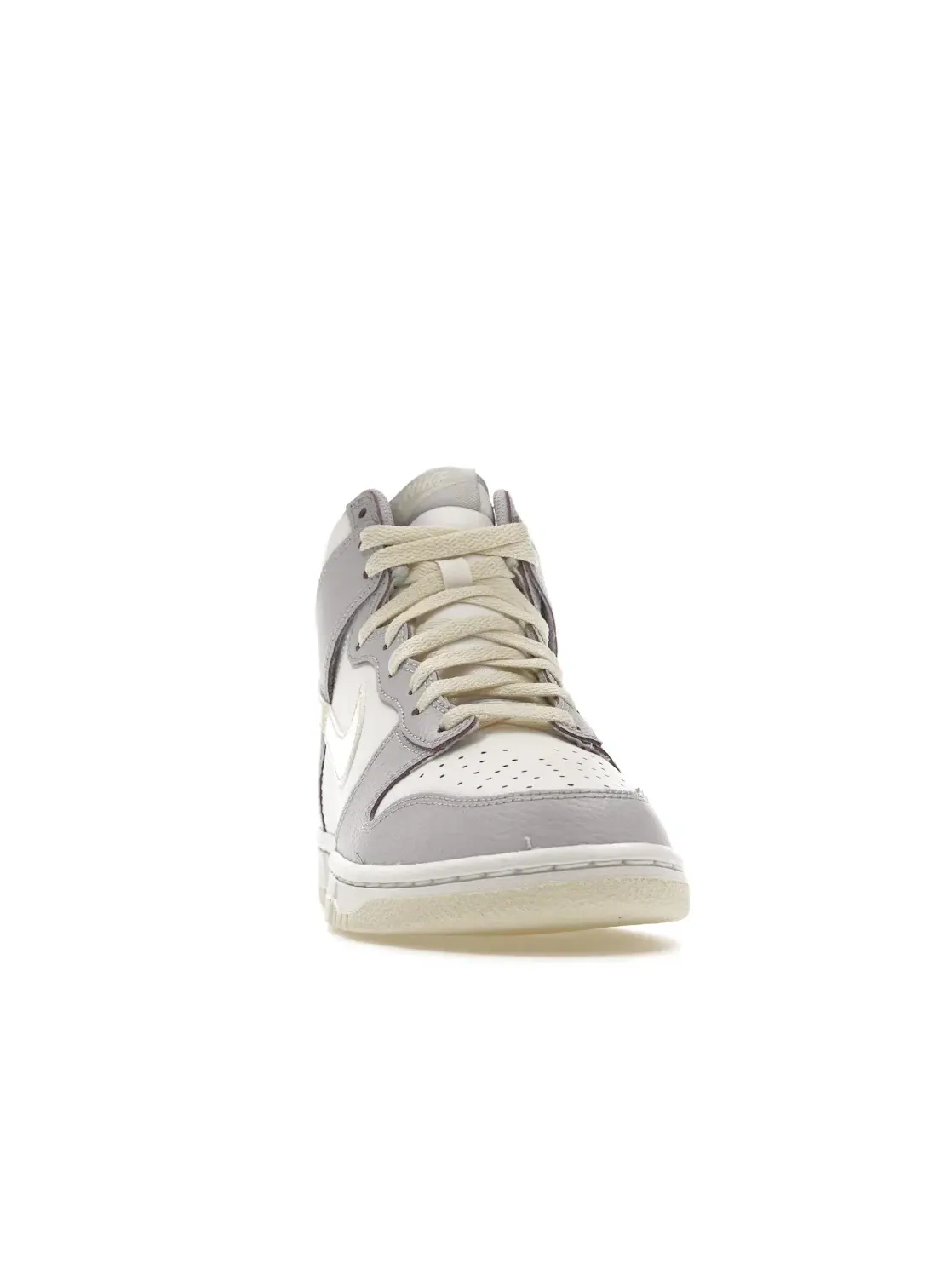 Женские кроссовки Lifestyle Nike Dunk High — изображение 2 из 4, белый/-фиолетовый
