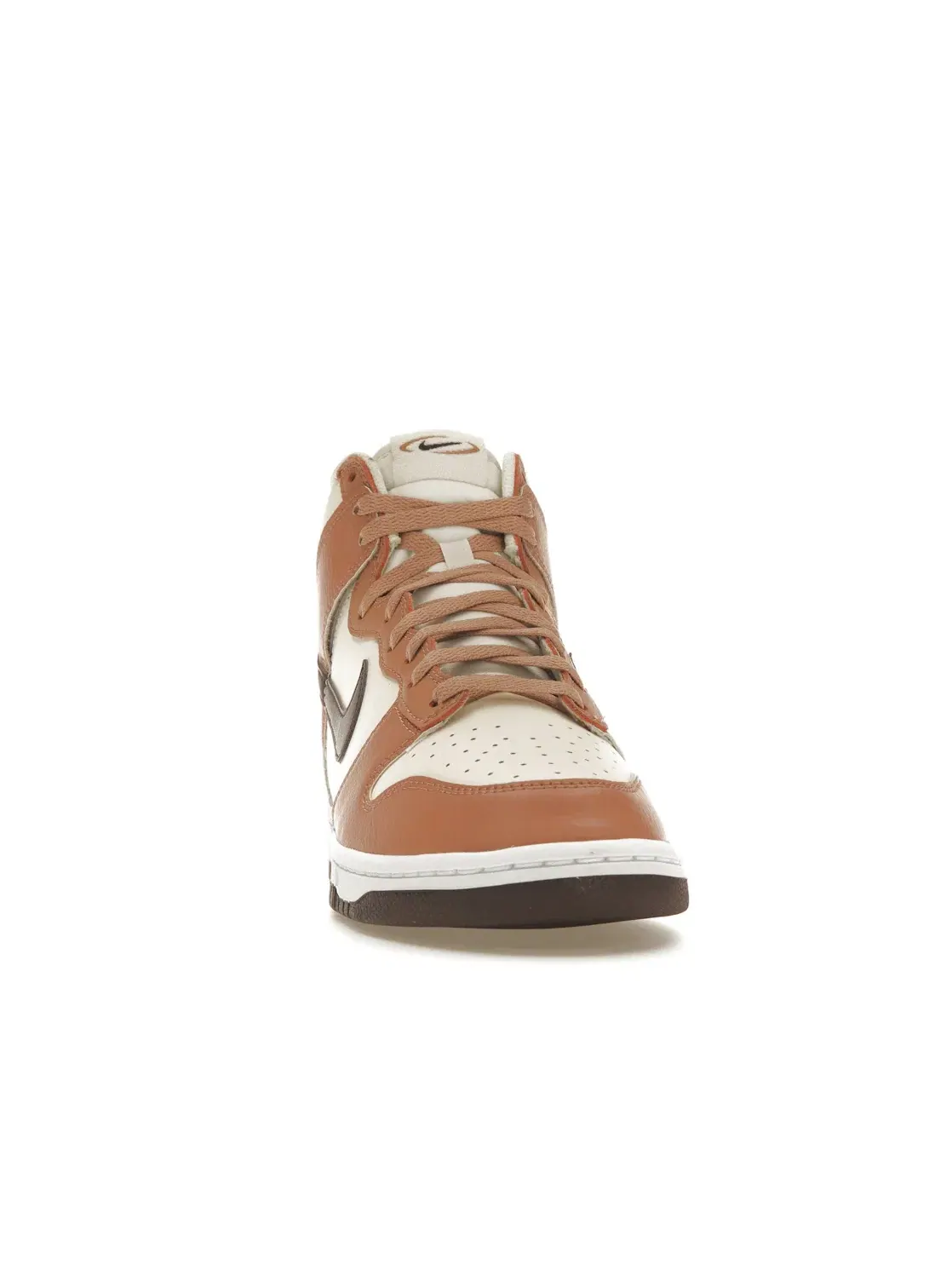 Женские кроссовки Lifestyle с высоким верхом Nike Dunk High — изображение 2 из 4