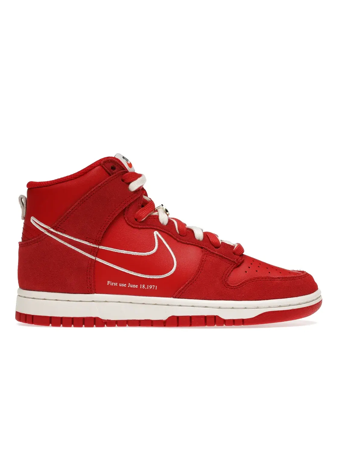 Мужские кроссовки высокие с кожаным и замшевым верхом Nike Dunk High Nike — изображение 1 из 4, красный