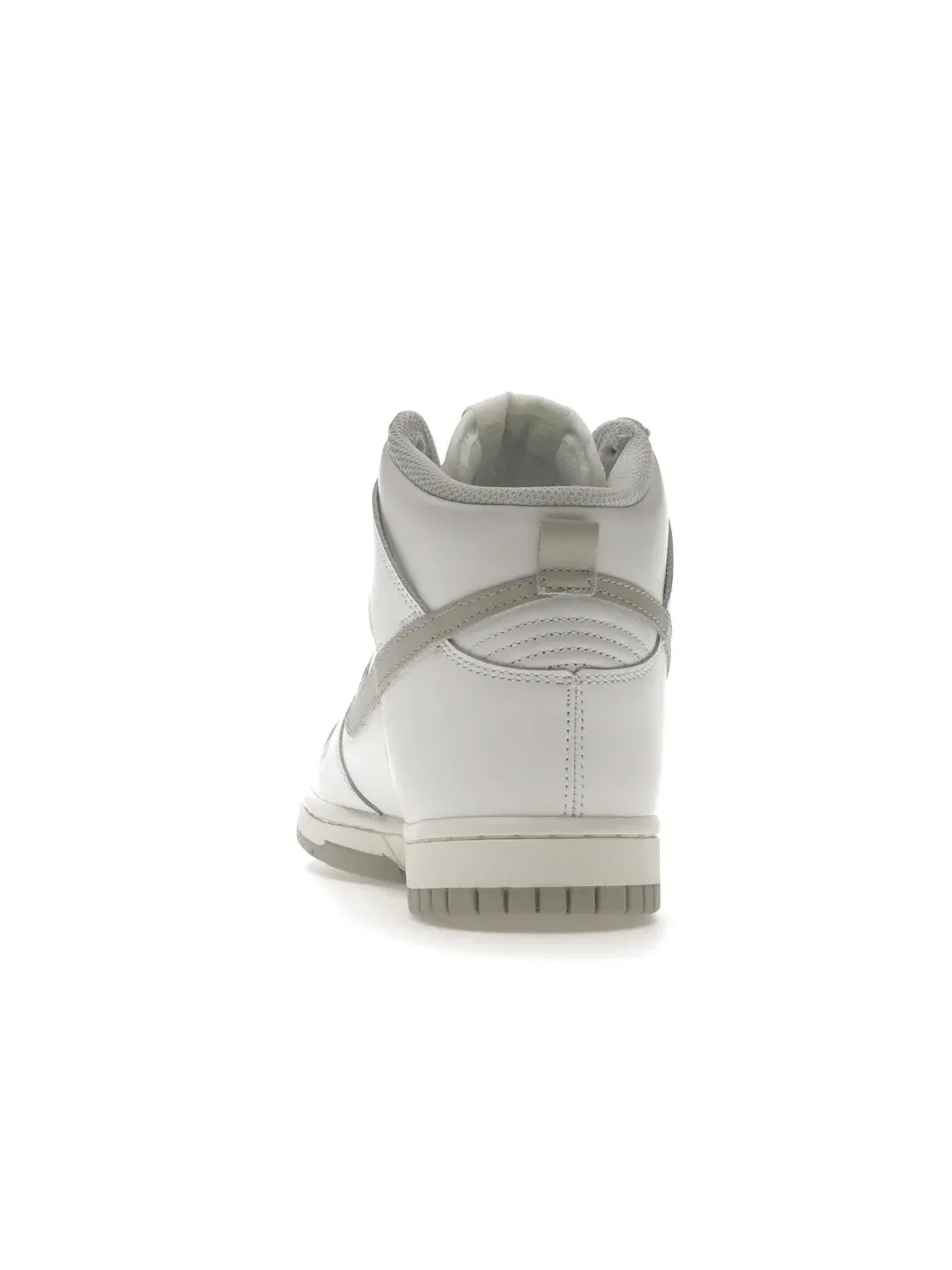 Женские кроссовки высокий с кожаным верхом Nike Dunk High — изображение 4 из 4, белый/серый