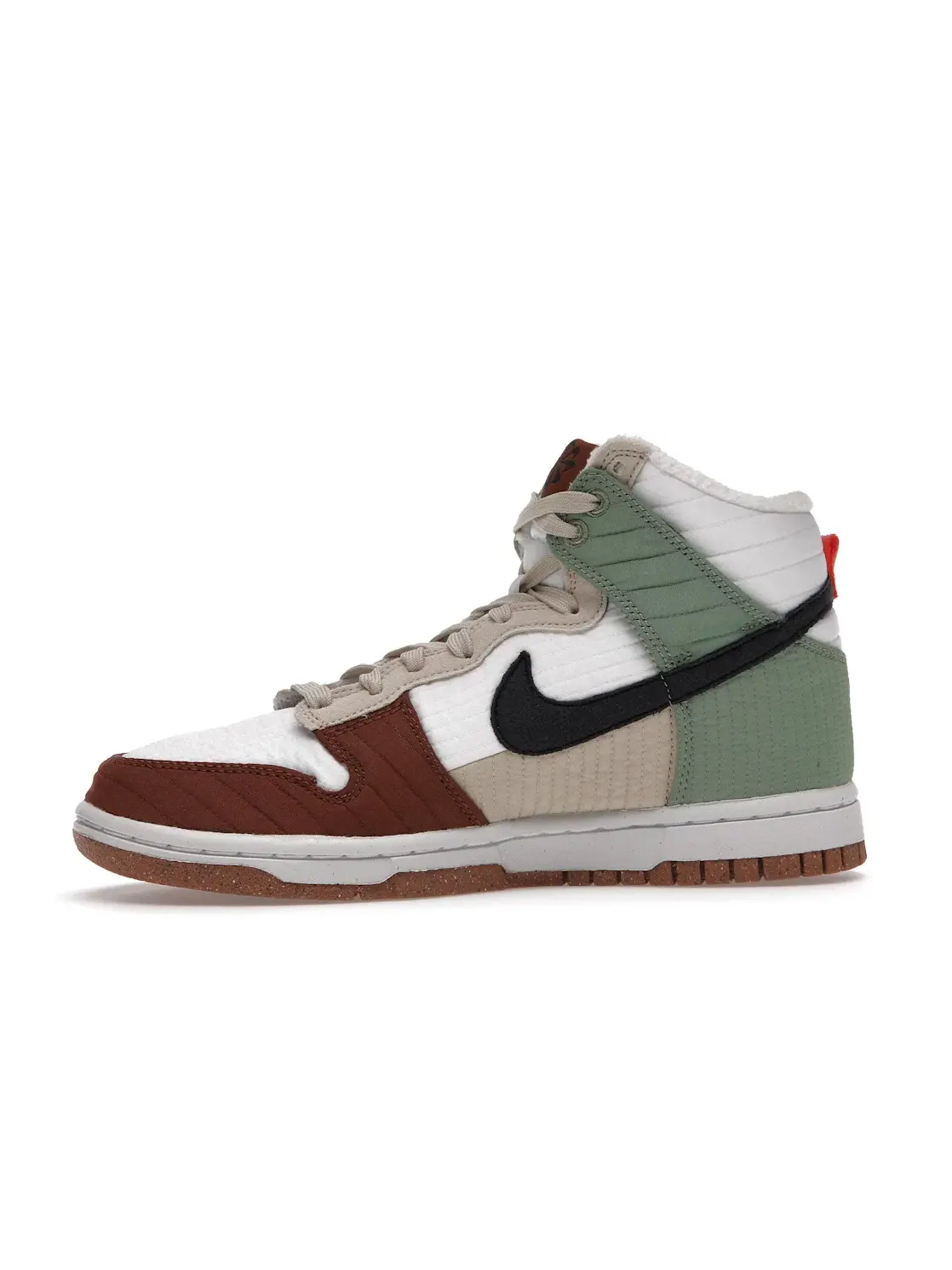 Женские кроссовки с многоцветным квилтингом Nike Dunk High Next Nature — изображение 3 из 4, белый/черный-зеленый
