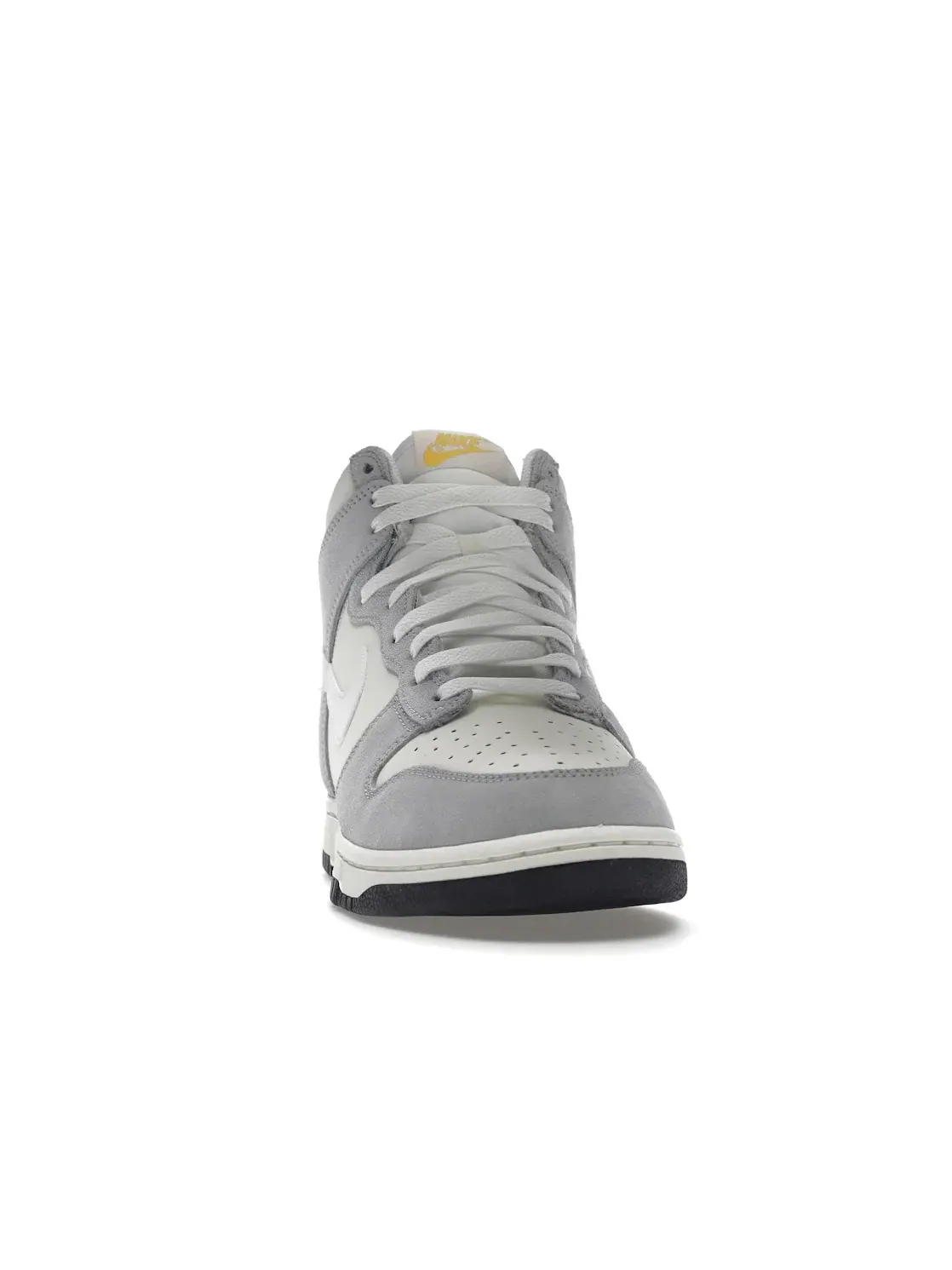 Унисекс-кроссовки высокие с ретро-дизайном Nike Dunk High Retro — изображение 2 из 4, платиновый черный белый