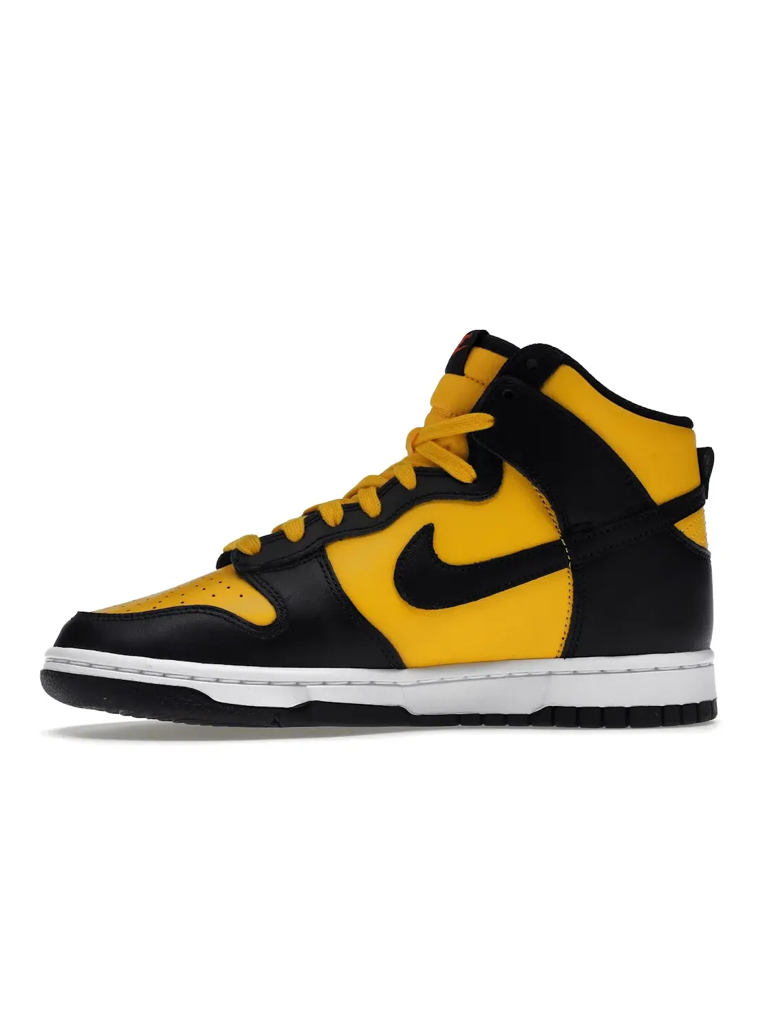 Мужские кроссовки высокие Nike Dunk High Retro — изображение 3 из 4