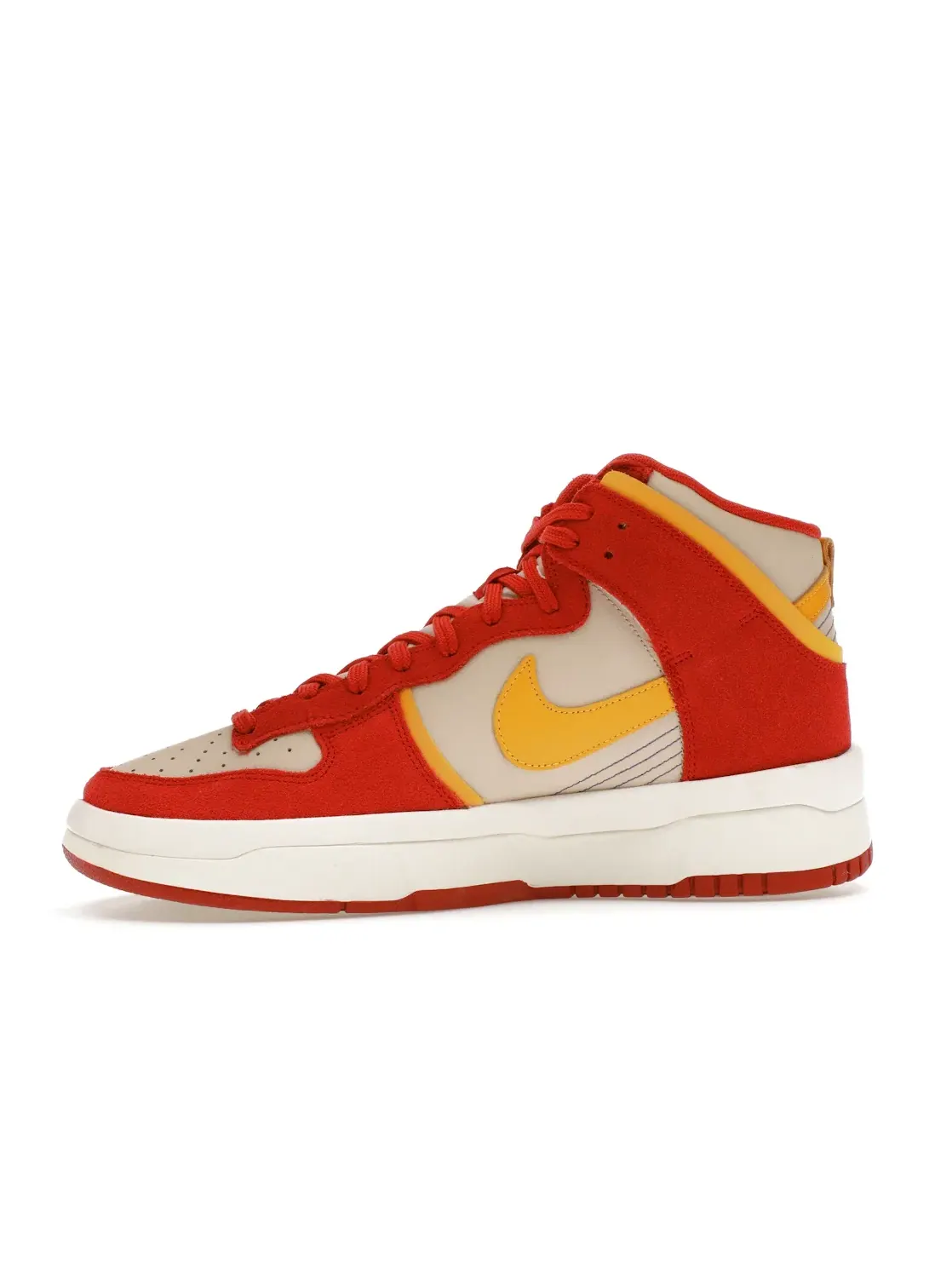 Женские кроссовки Lifestyle Nike Dunk High Up — изображение 3 из 4, желтый