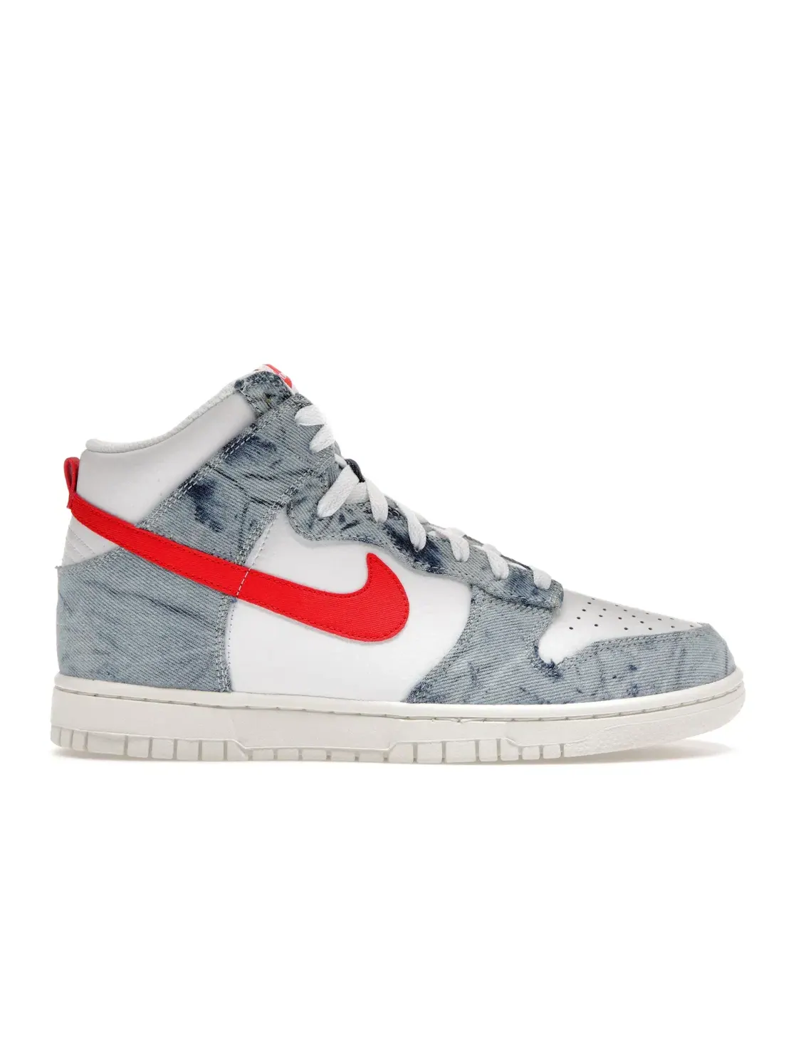 Женские кроссовки с потертым денимом Nike Dunk High — изображение 1 из 4