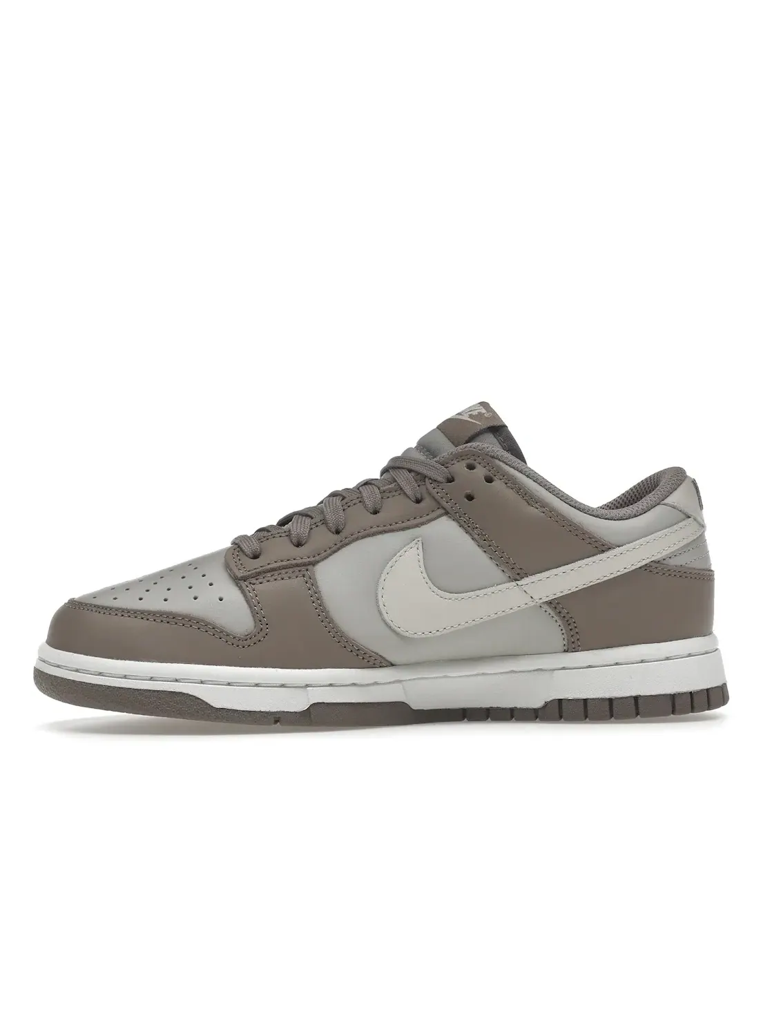 Женские кроссовки Lifestyle Nike Dunk Low — изображение 3 из 4