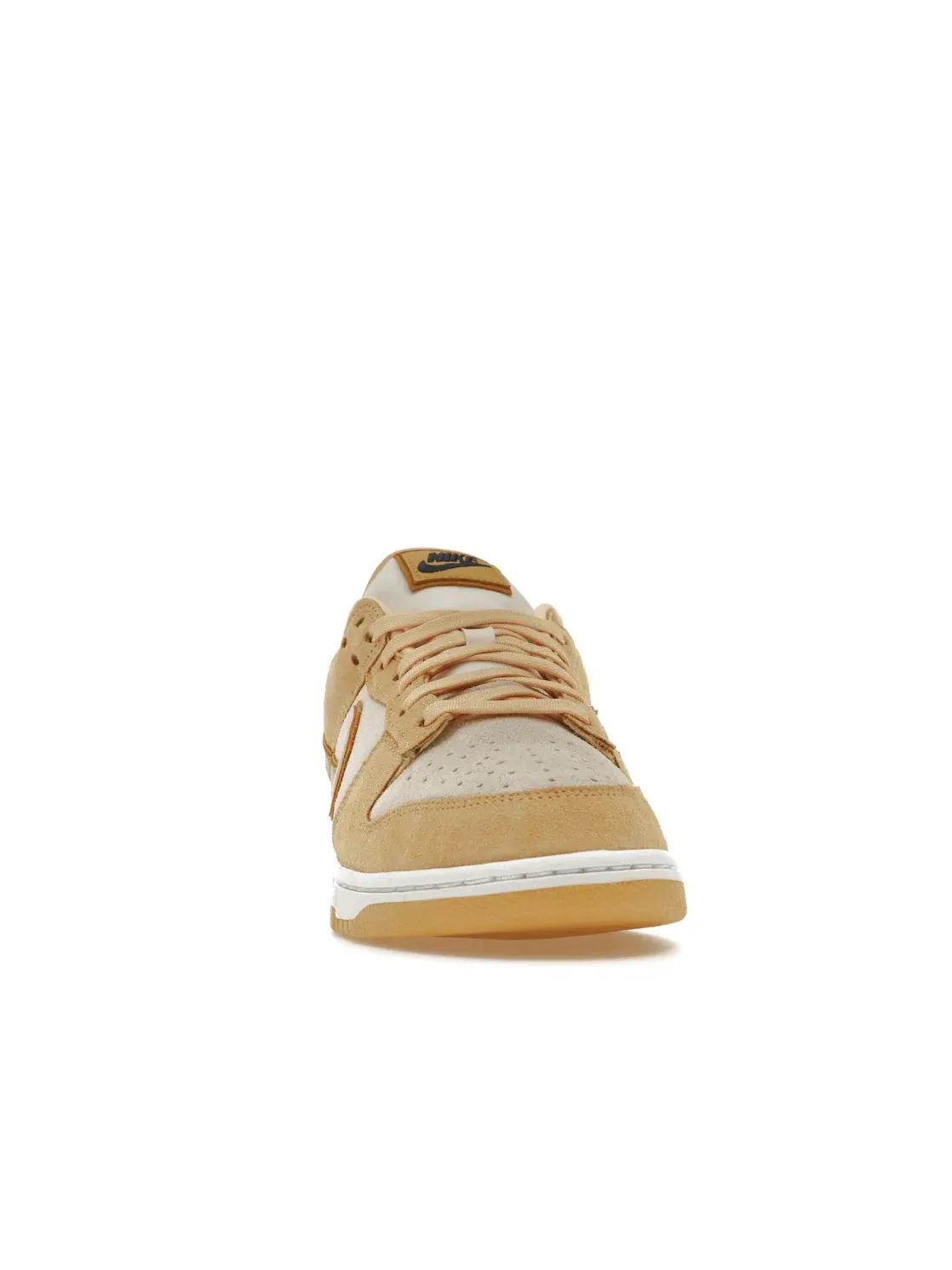 Женские кроссовки с замшевым верхом Nike Dunk Low — изображение 2 из 4, золотистый