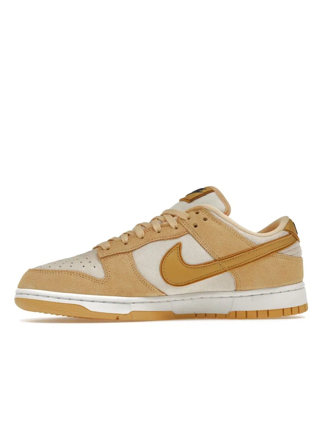 Женские кроссовки с замшевым верхом Nike Dunk Low — изображение 3 из 4, золотистый