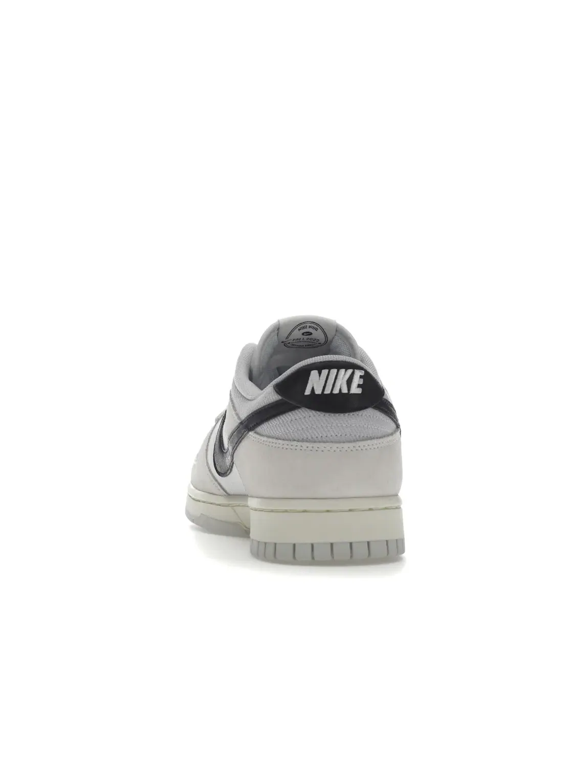 Мужские кроссовки с замшевым и холщовым верхом Nike Dunk Low Nike — изображение 4 из 4, черный-белый