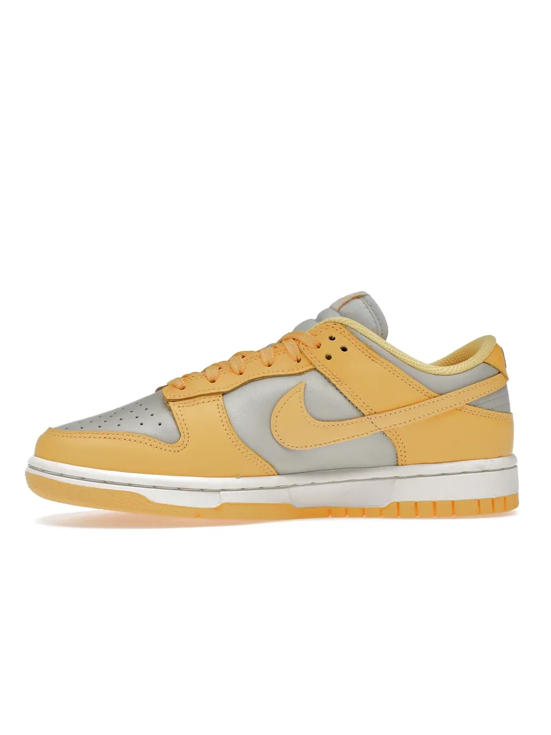 Женские кроссовки Lifestyle Nike Dunk Low, Light Bone/Citron Pulse-Sail — изображение 3 из 4