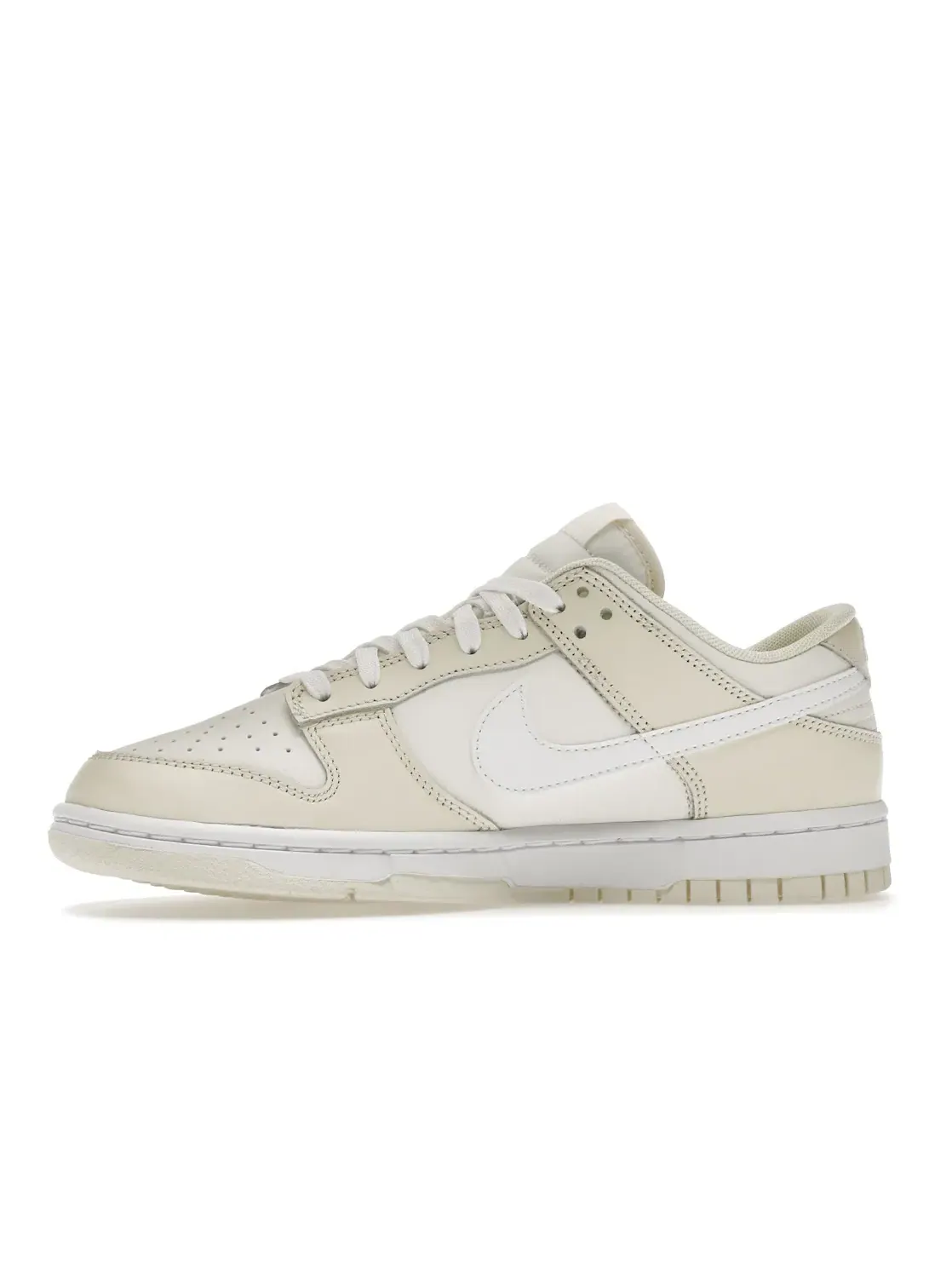 Мужские кроссовки с замшевым верхом Nike Dunk Low — изображение 3 из 4, белый