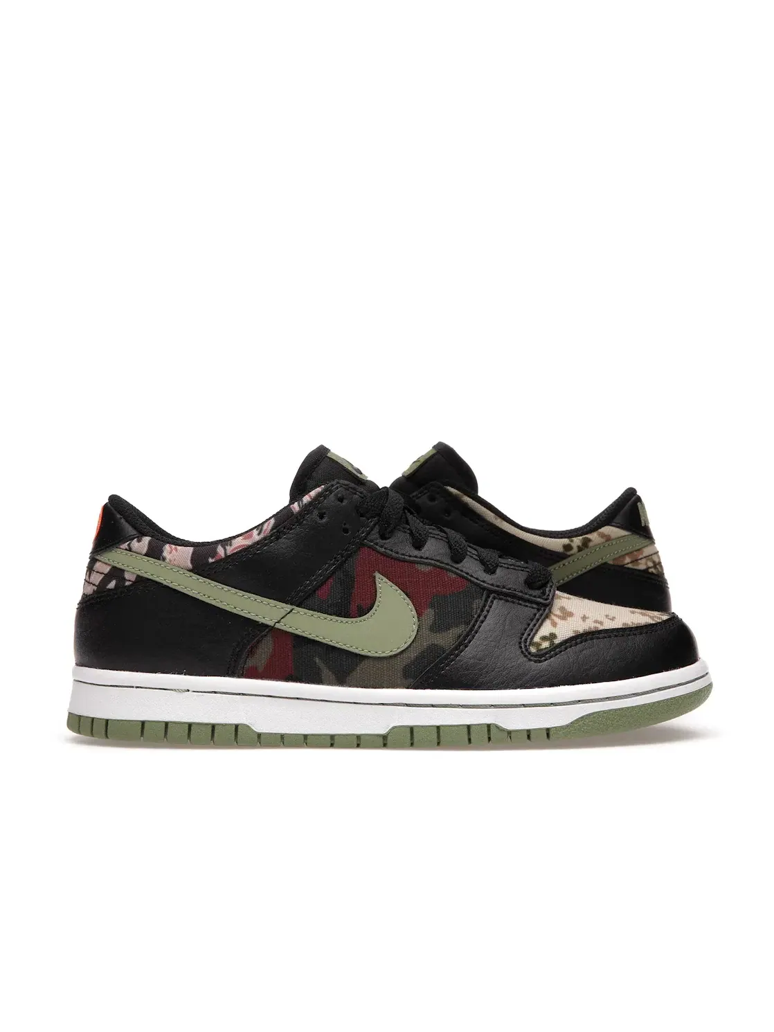 Детские кроссовки Lifestyle с камуфляжным принтом Nike Dunk Low Nike — изображение 1 из 4, черный/мульти-оливковый