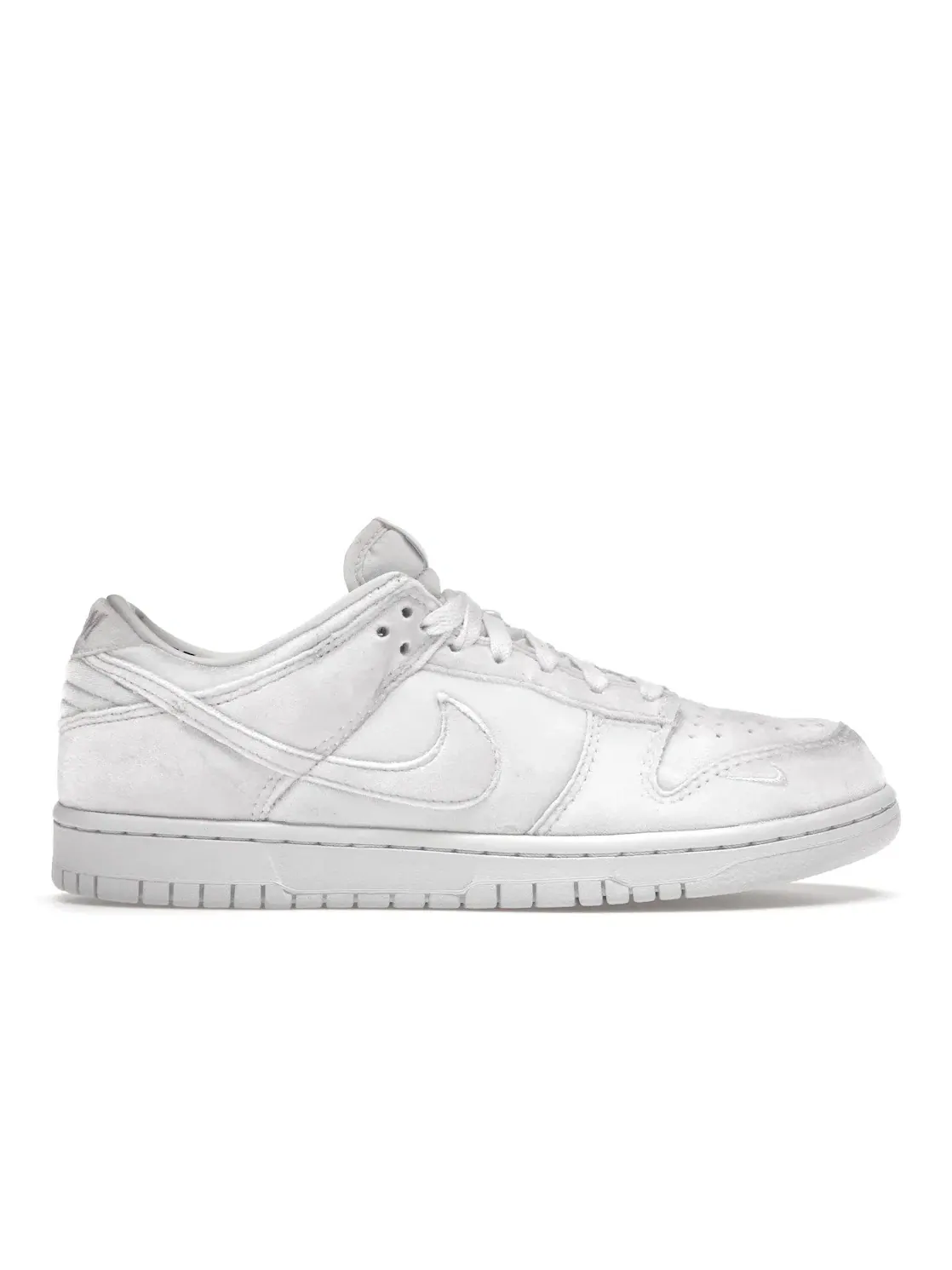 Мужские кроссовки с велюровым верхом Nike Dunk Low — изображение 1 из 4, белый/белый/белый
