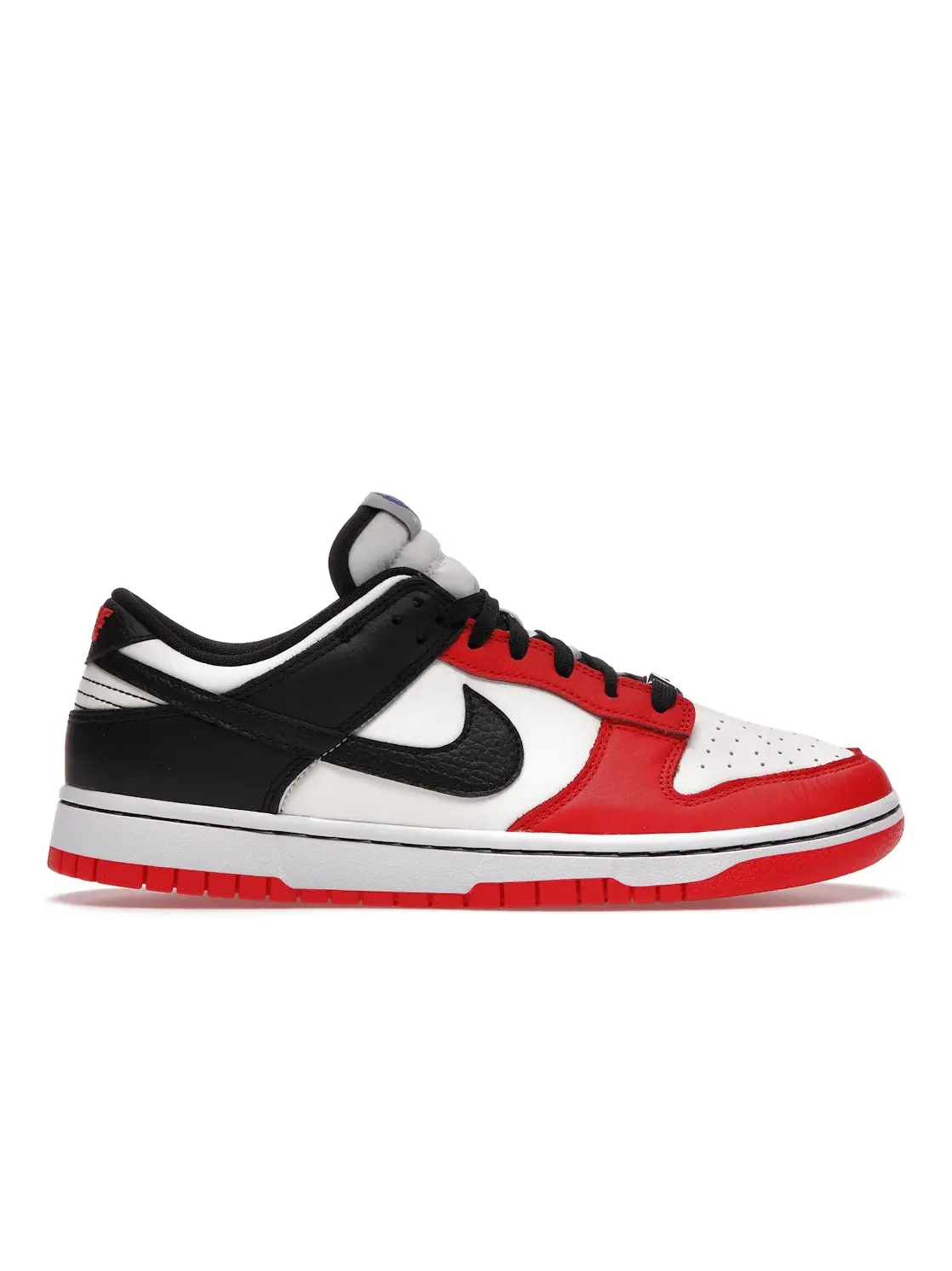 Мужские кроссовки Lifestyle с принтом Nike Dunk Low EMB Nike — изображение 1 из 4, черный/красный/черный
