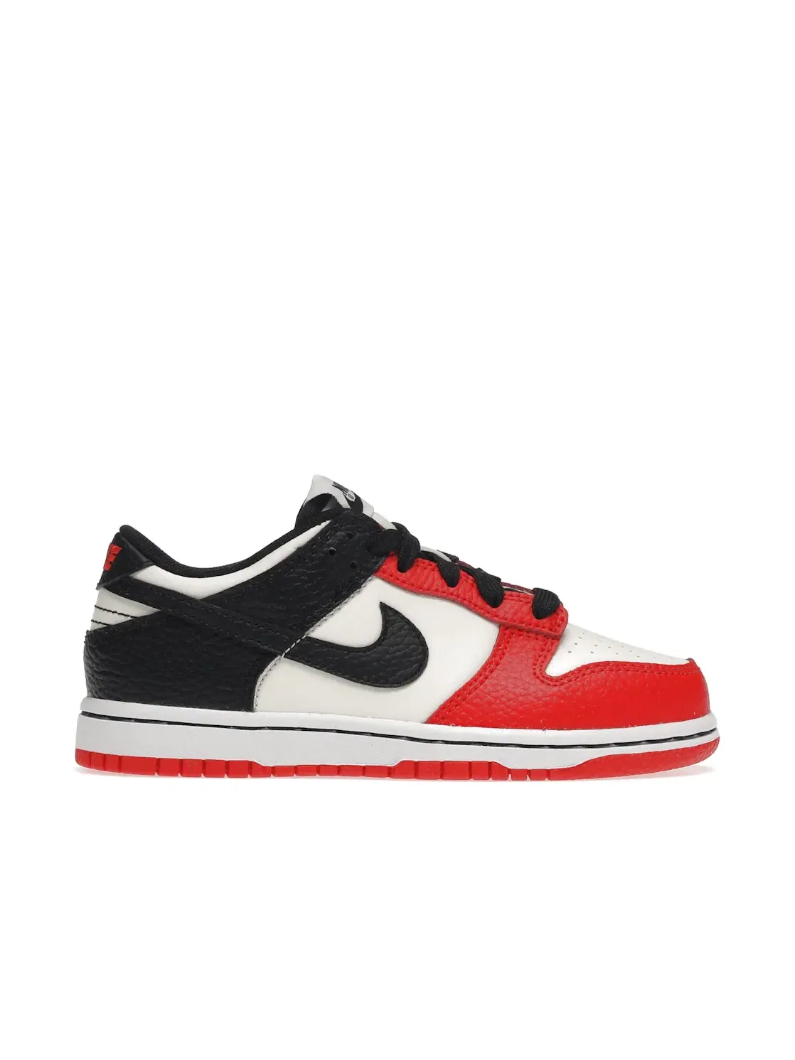 Детские кроссовки Lifestyle с кожаным верхом Nike Dunk Low EMB — изображение 1 из 4, черный/красный/черный