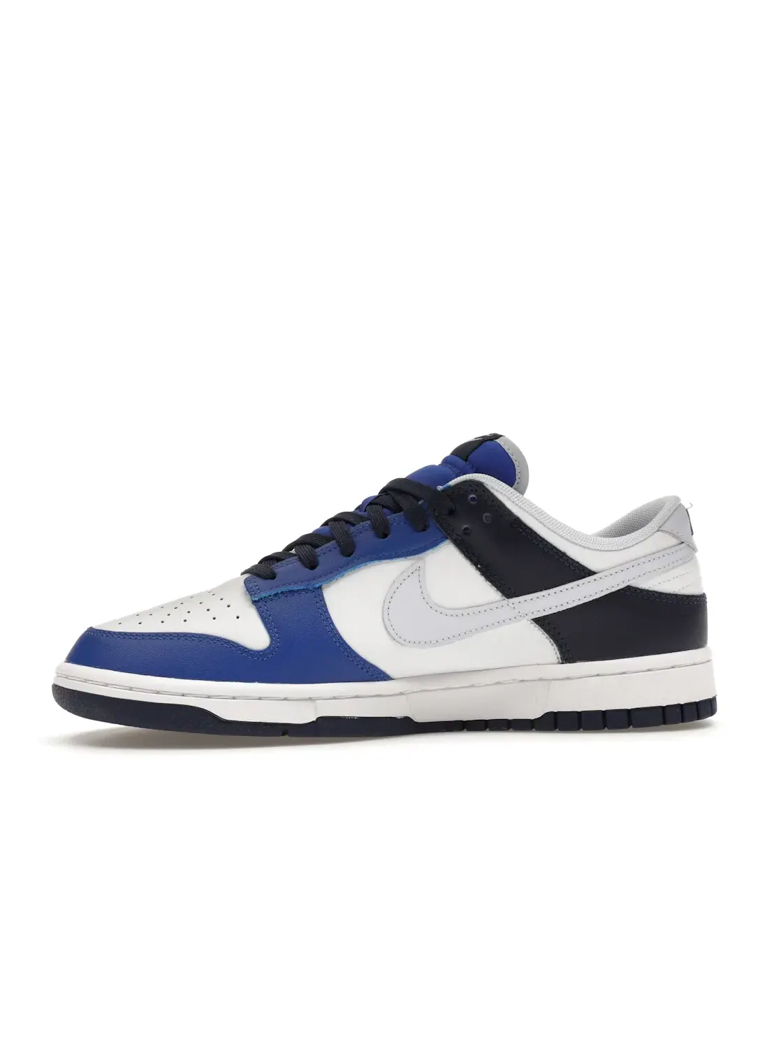 Мужские кроссовки Lifestyle с классическим кожаным верхом Nike Dunk Low — изображение 3 из 4, белый/серый//темно-синий