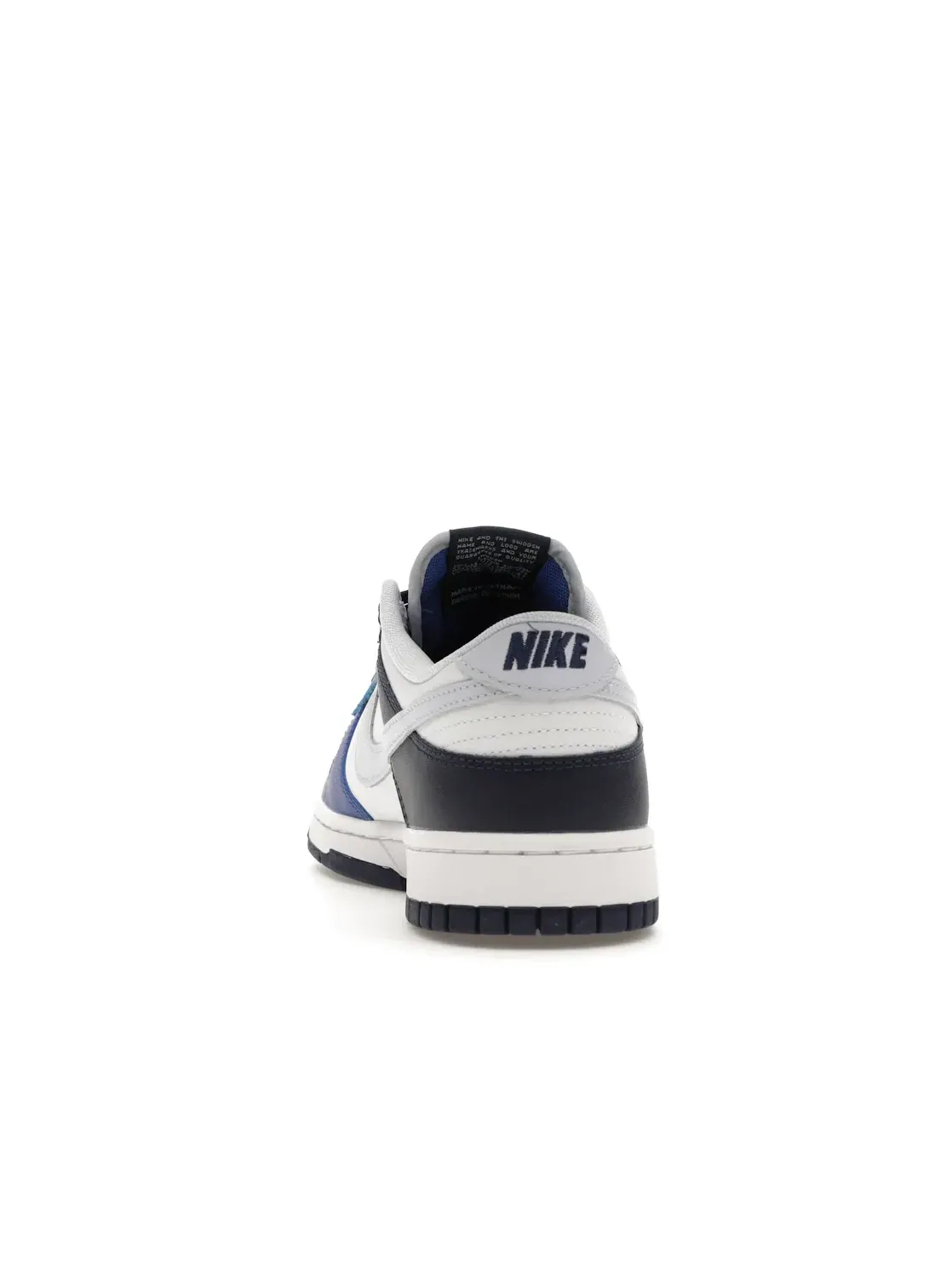 Мужские кроссовки Lifestyle с классическим кожаным верхом Nike Dunk Low — изображение 4 из 4, белый/серый//темно-синий