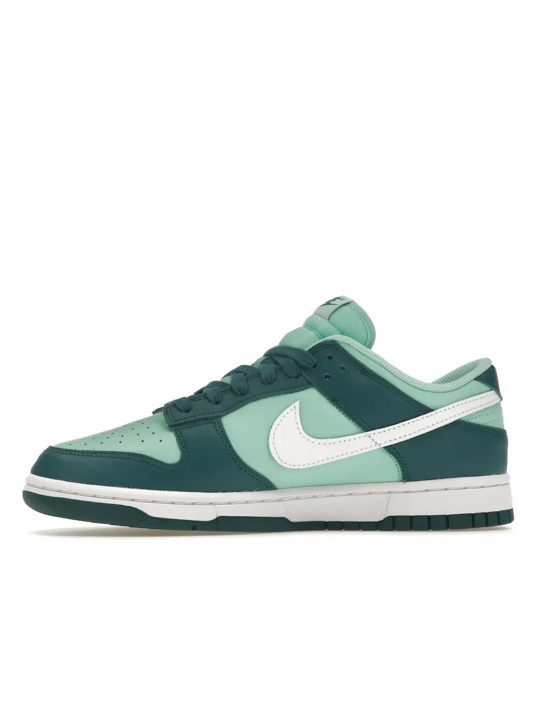 Женские кроссовки Lifestyle Nike Nike Dunk Low — изображение 3 из 4, белый
