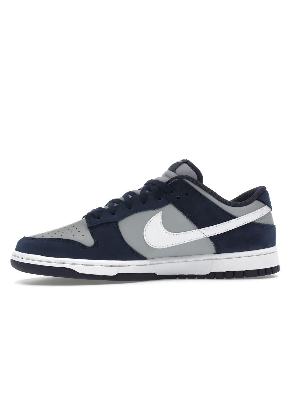 Мужские кроссовки из замши Georgetown Suede Nike Dunk Low — изображение 3 из 4, белый/светлый серый