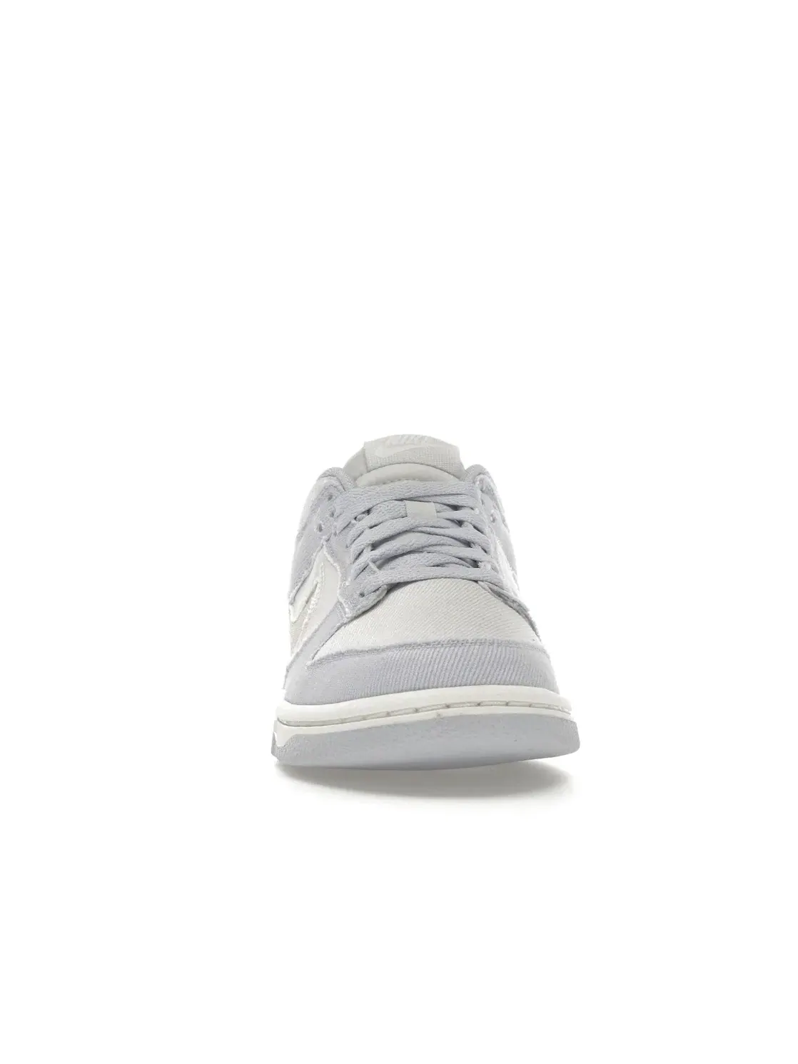 Женские кроссовки Lifestyle Nike Dunk Low — изображение 2 из 4, платиновый/белый