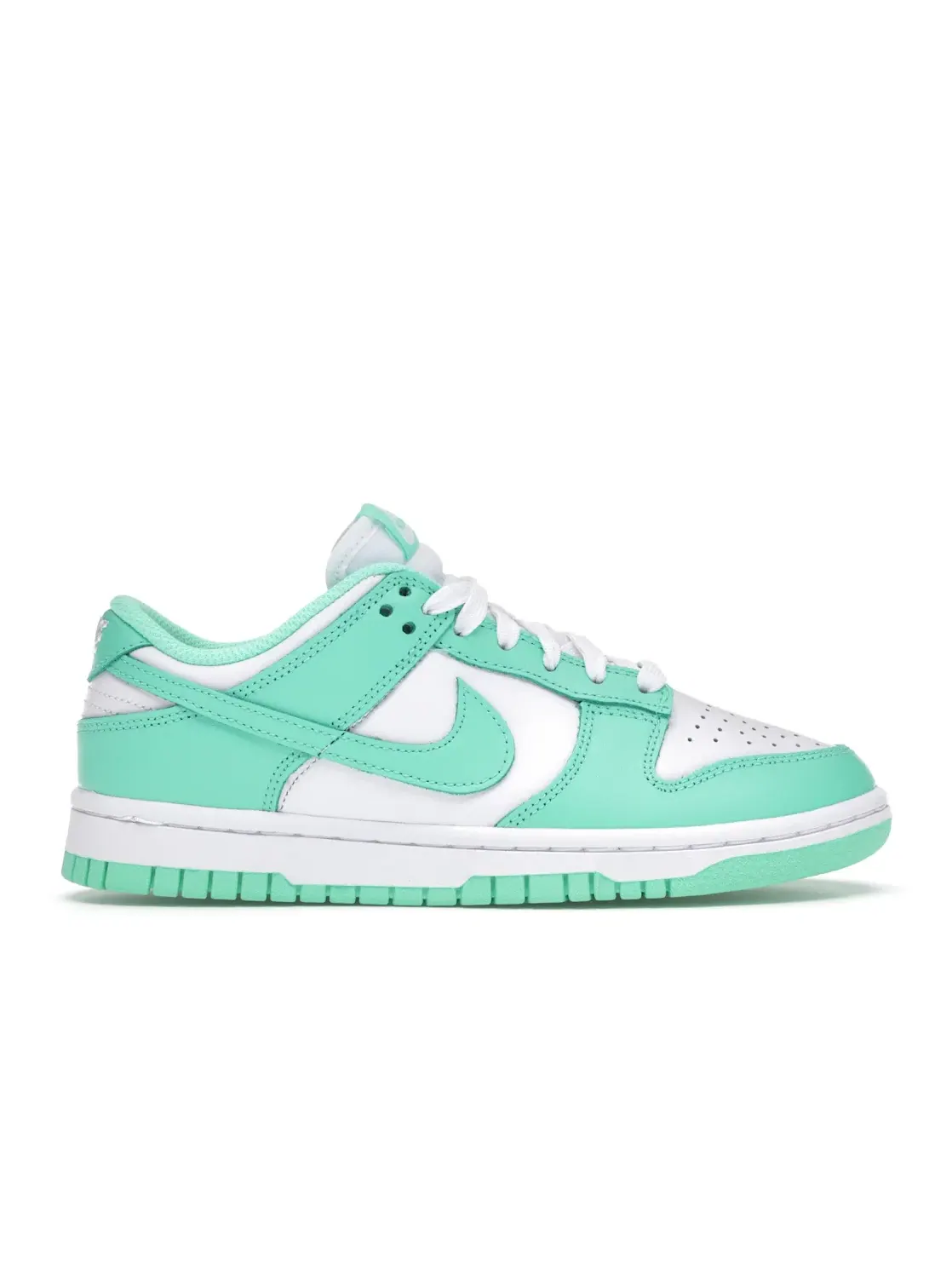 Женские кроссовки с традиционным цветовым блоком Nike Dunk Low Nike — изображение 1 из 4, белый/зеленый-белый