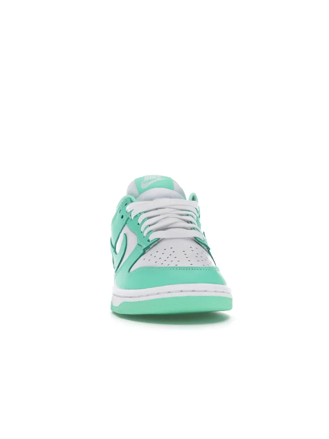 Женские кроссовки с традиционным цветовым блоком Nike Dunk Low Nike — изображение 2 из 4, белый/зеленый-белый