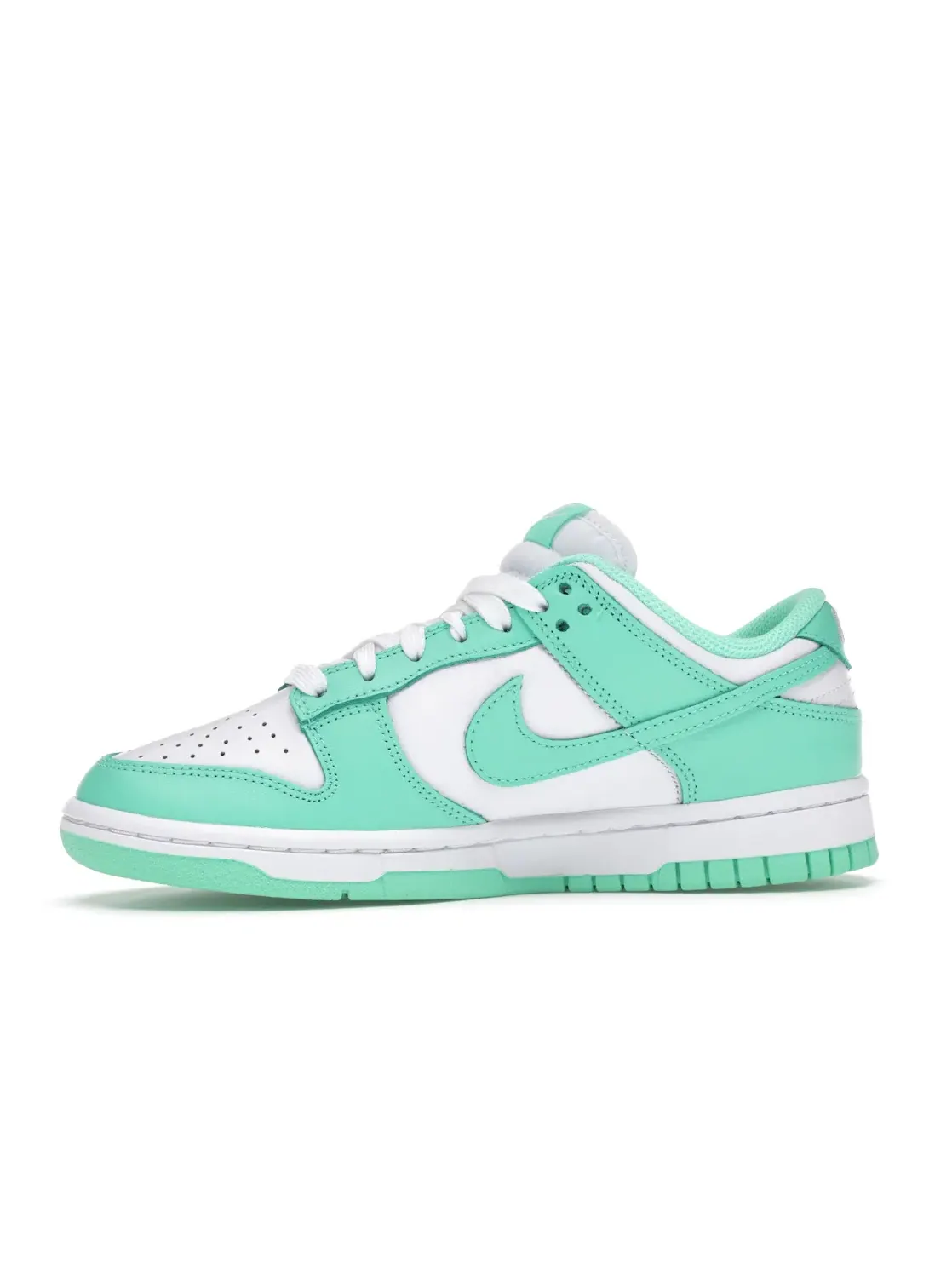 Женские кроссовки с традиционным цветовым блоком Nike Dunk Low Nike — изображение 3 из 4, белый/зеленый-белый