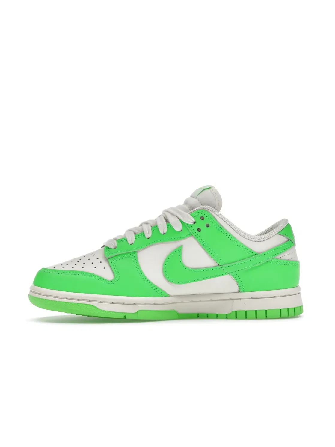 Женские кроссовки Lifestyle с ярким цветом Nike Dunk Low Nike — изображение 3 из 4, зеленый