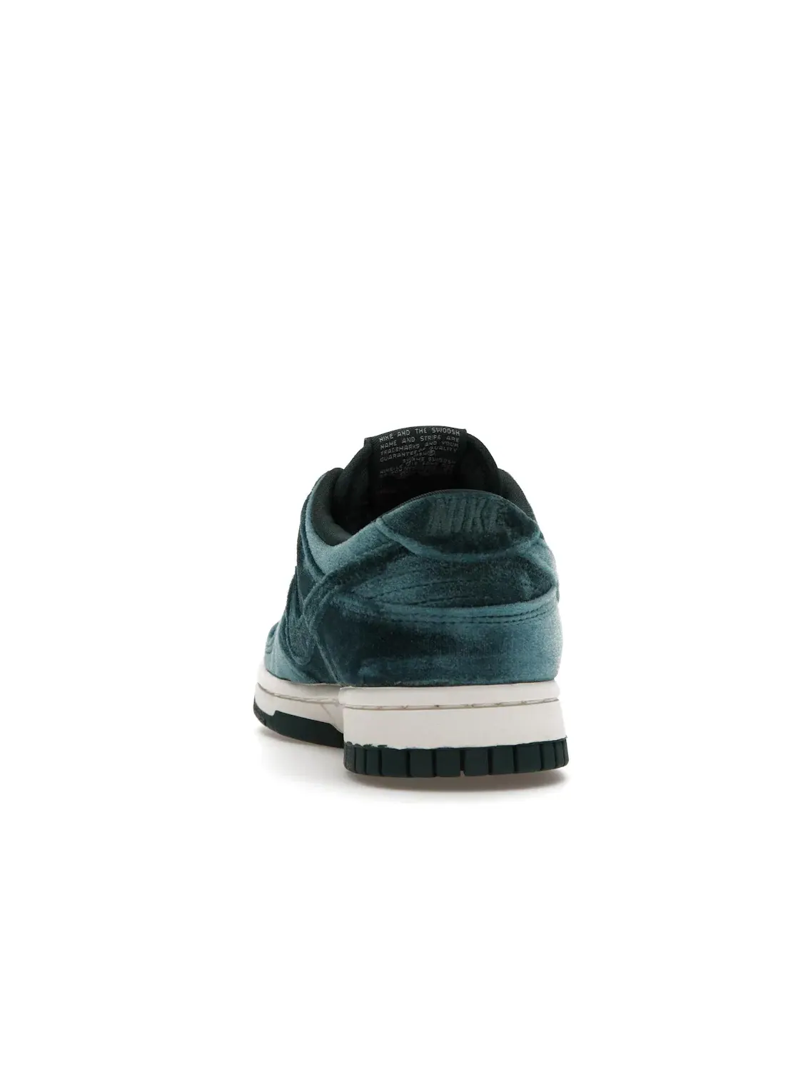 Женские кроссовки с велюровым верхом Nike Dunk Low, Dark Atomic Teal/Dark Atomic Teal/Sail — изображение 4 из 4