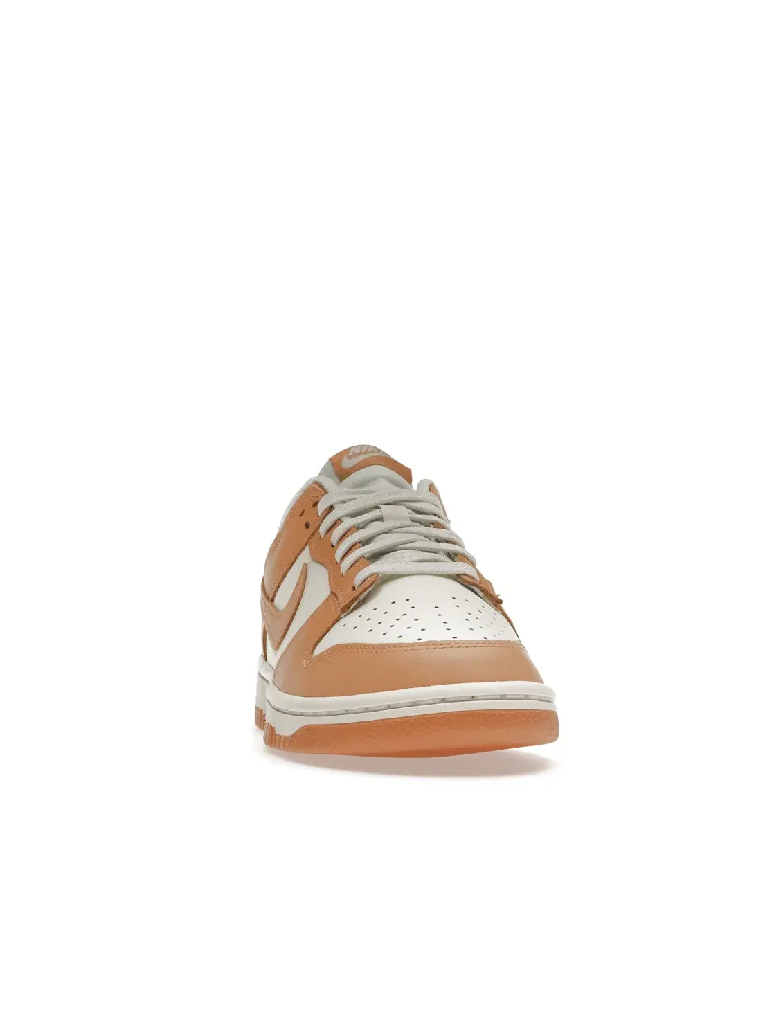 Женские кроссовки Lifestyle Nike Dunk Low, Sail/Harvest Moon — изображение 2 из 4