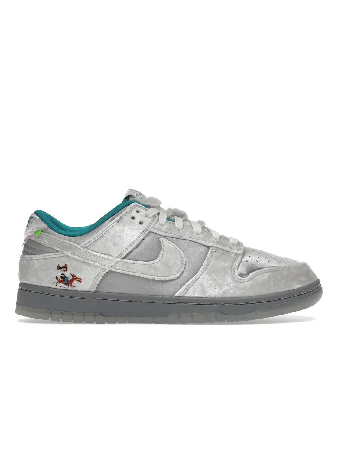 Женские кроссовки с декоративной вышивкой Nike Dunk Low Nike — изображение 1 из 4, серый
