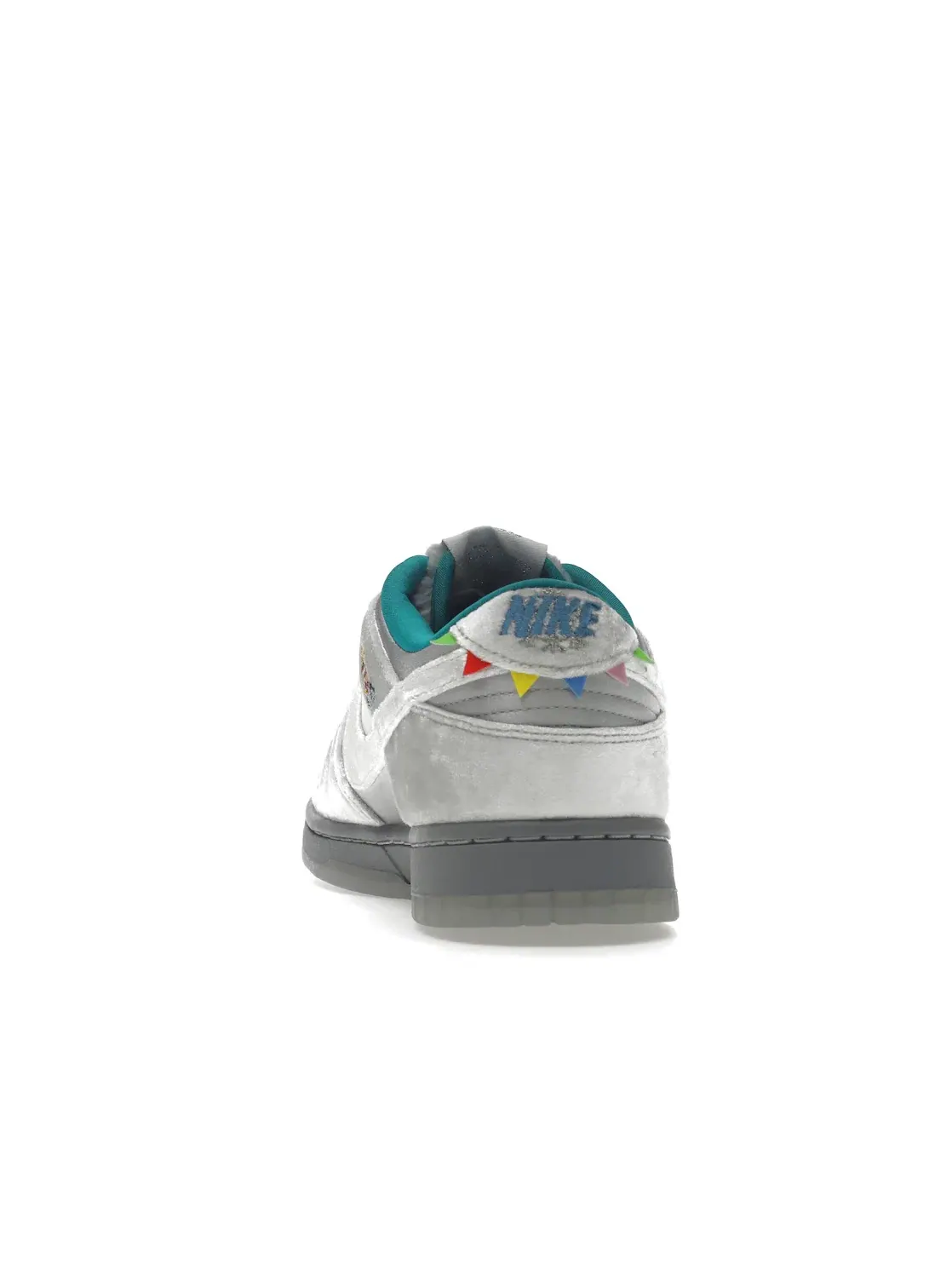 Женские кроссовки с декоративной вышивкой Nike Dunk Low Nike — изображение 4 из 4, серый