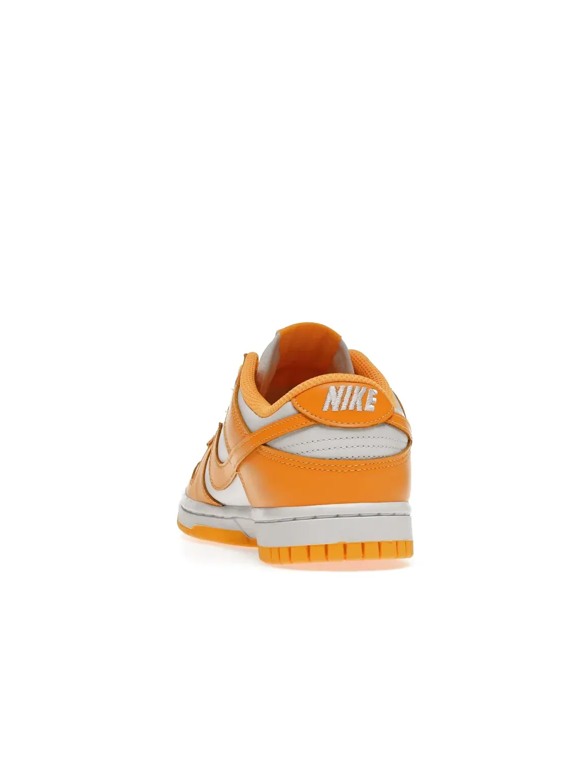 Женские кроссовки Lifestyle с белым кожаным верхом Nike Dunk Low — изображение 4 из 4