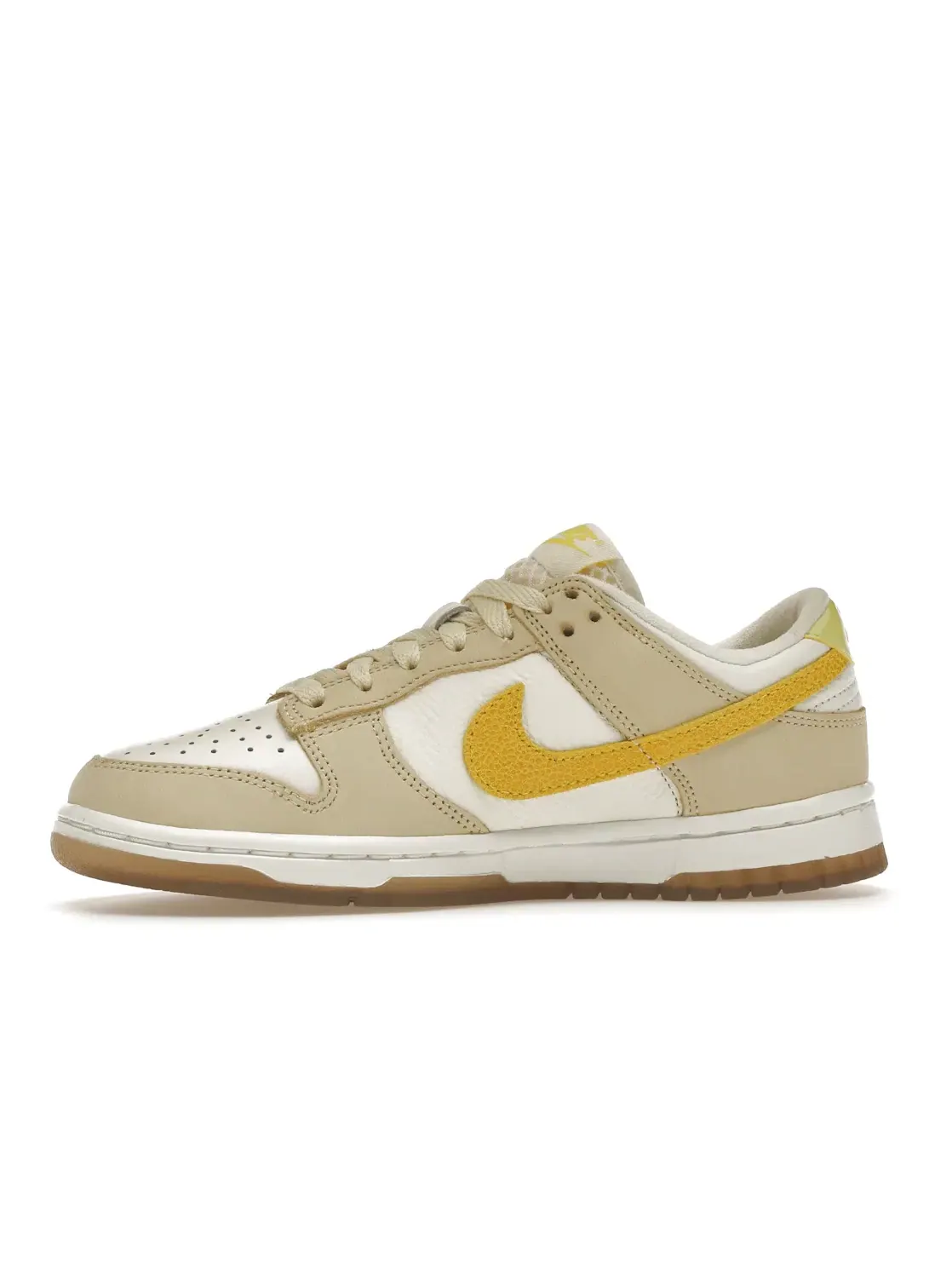 Женские кроссовки Lifestyle Nike Dunk Low — изображение 3 из 4, желтый