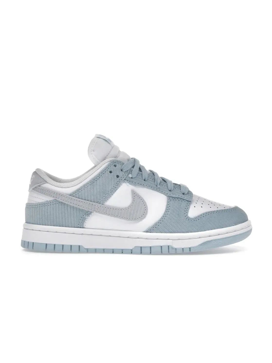 Женские кроссовки с замшевым верхом Nike Dunk Low — изображение 1 из 4