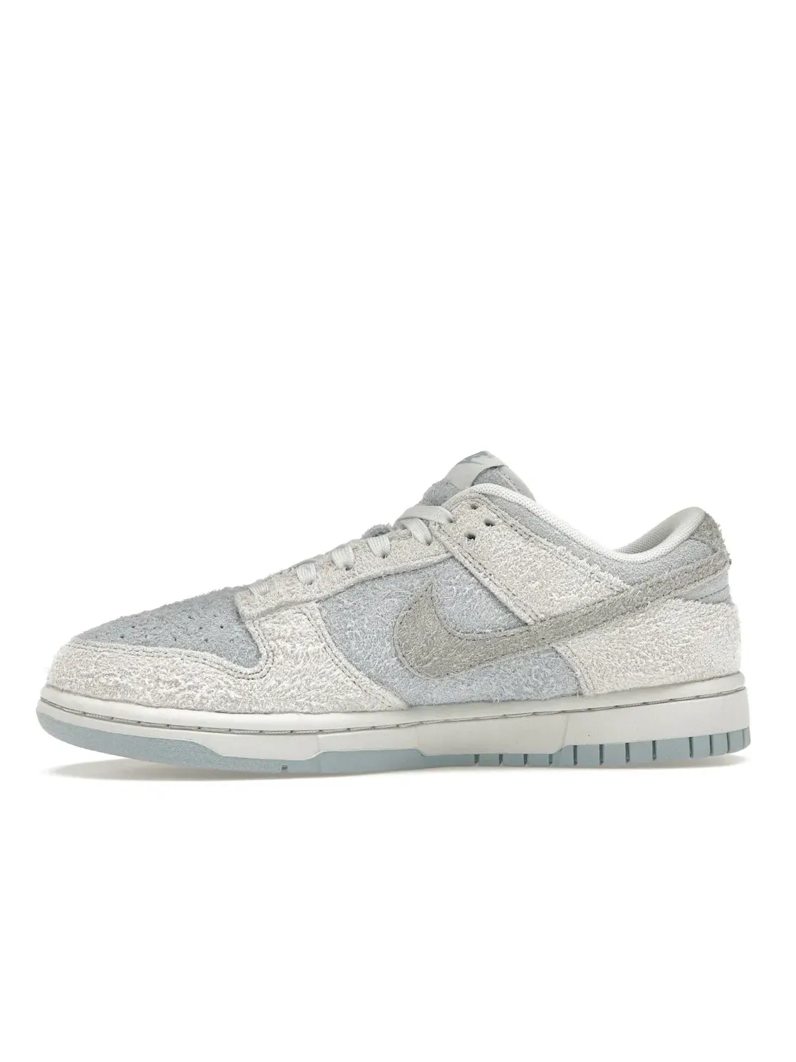 Женские кроссовки с ворсистым замшем Nike Dunk Low — изображение 3 из 4