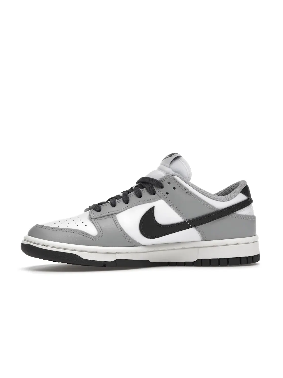 Женские кроссовки Lifestyle с кожаным верхом Nike Dunk Low — изображение 3 из 4